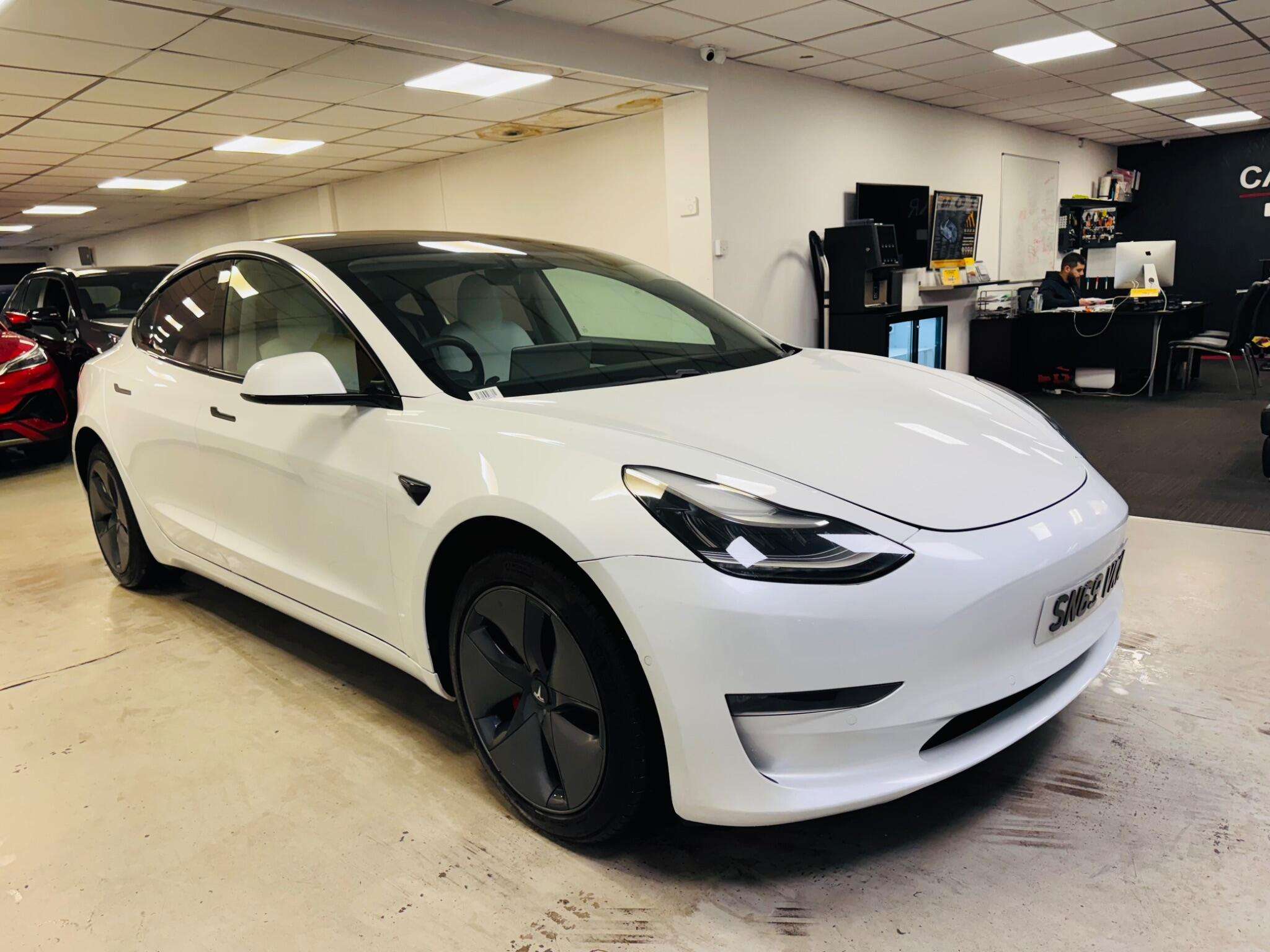 A 2019 TESLA MODEL 3 Standard Range Plus Auto RWD 4dr A 2019 TESLA MODEL 3 Standard Range Plus Auto RWD 4dr