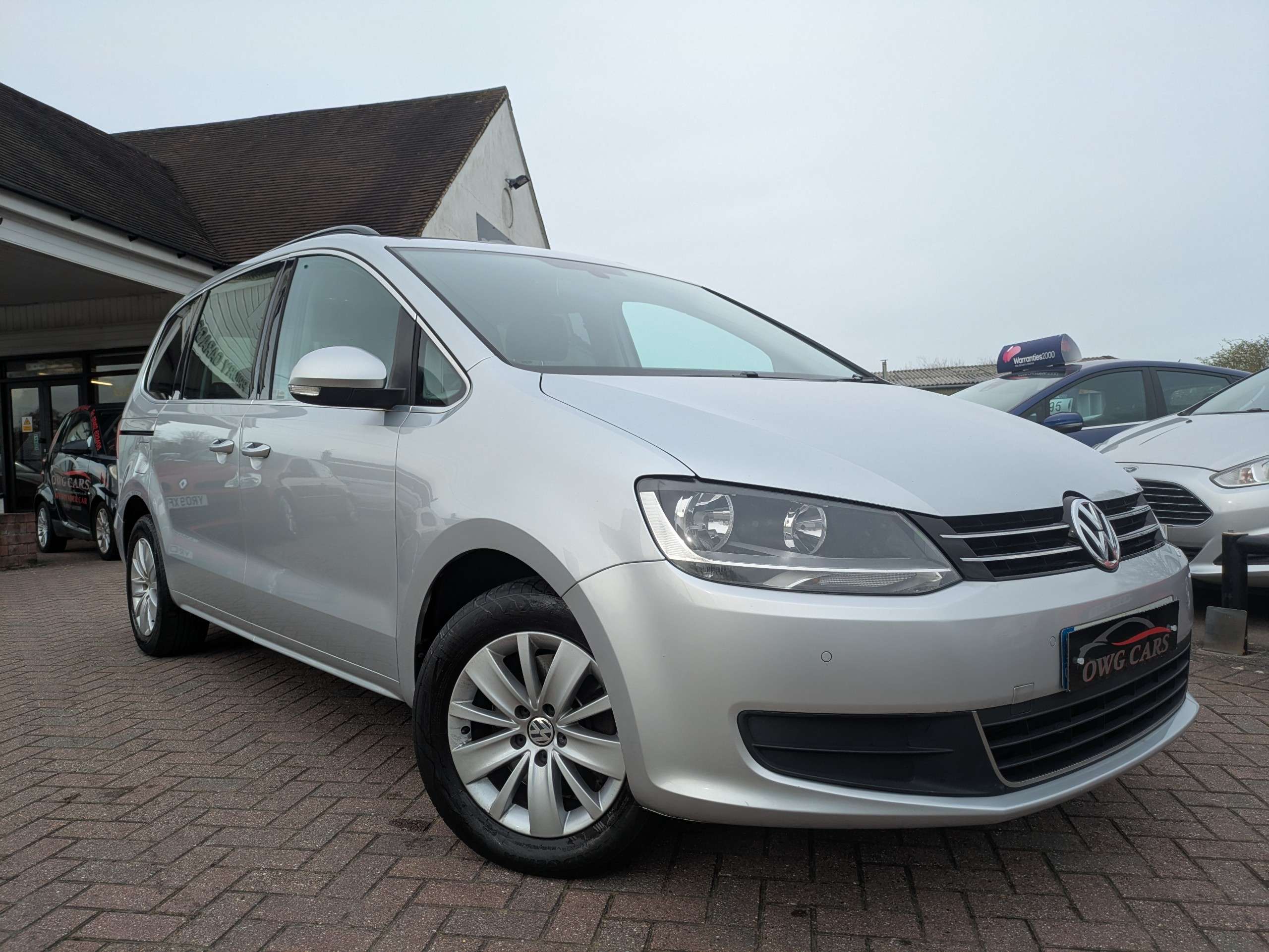 A 2013 VOLKSWAGEN SHARAN 2.0 TDI BlueMotion Tech SE MPV 5dr Diesel DSG Euro 5 (s/s) (140 ps) A 2013 VOLKSWAGEN SHARAN 2.0 TDI BlueMotion Tech SE MPV 5dr Diesel DSG Euro 5 (s/s) (140 ps)