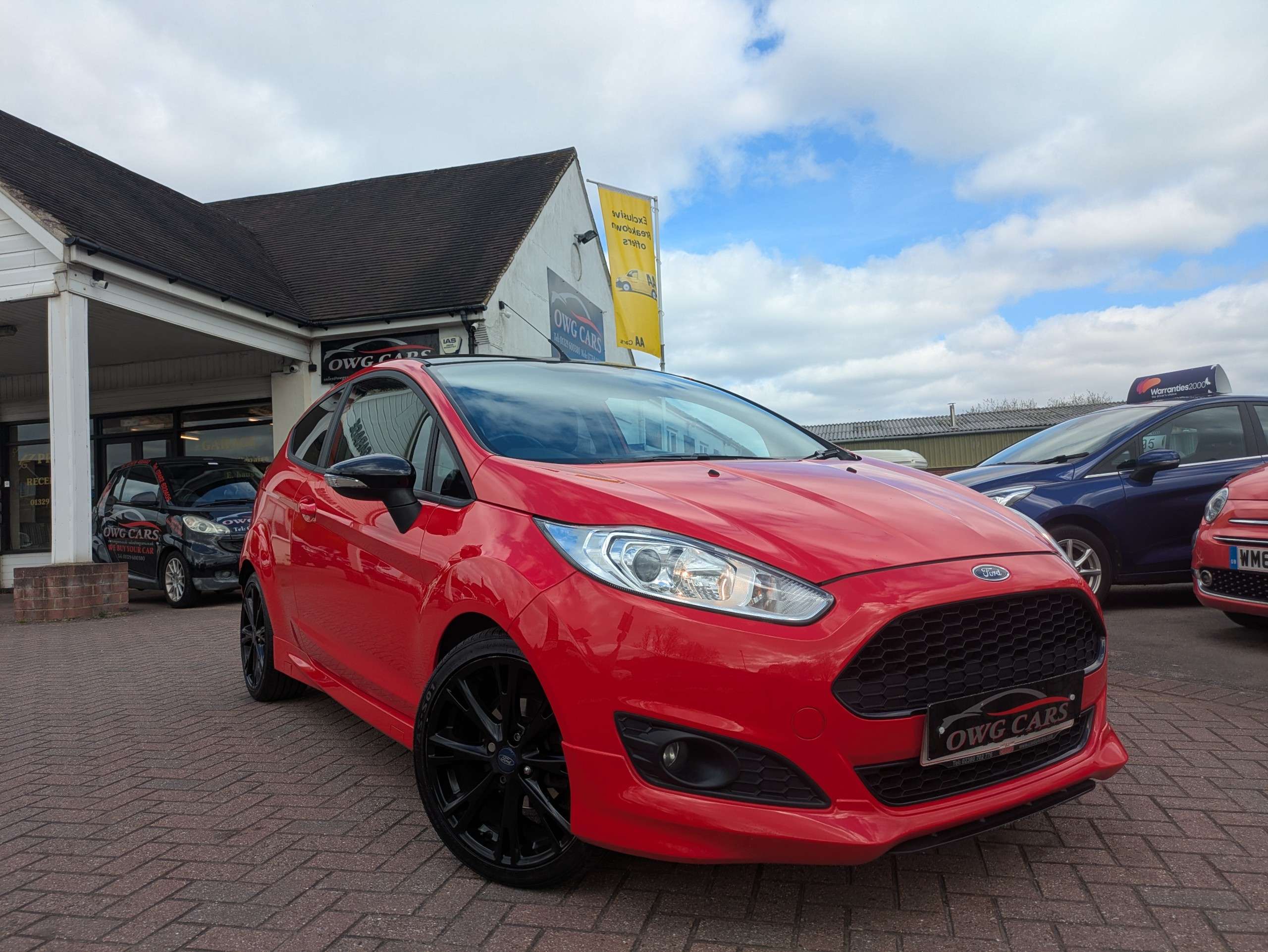 A 2015 FORD FIESTA 1.0T EcoBoost Zetec S Red Edition Hatchback 3dr Petrol Manual Euro 6 (s/s) (140 ps) A 2015 FORD FIESTA 1.0T EcoBoost Zetec S Red Edition Hatchback 3dr Petrol Manual Euro 6 (s/s) (140 ps)