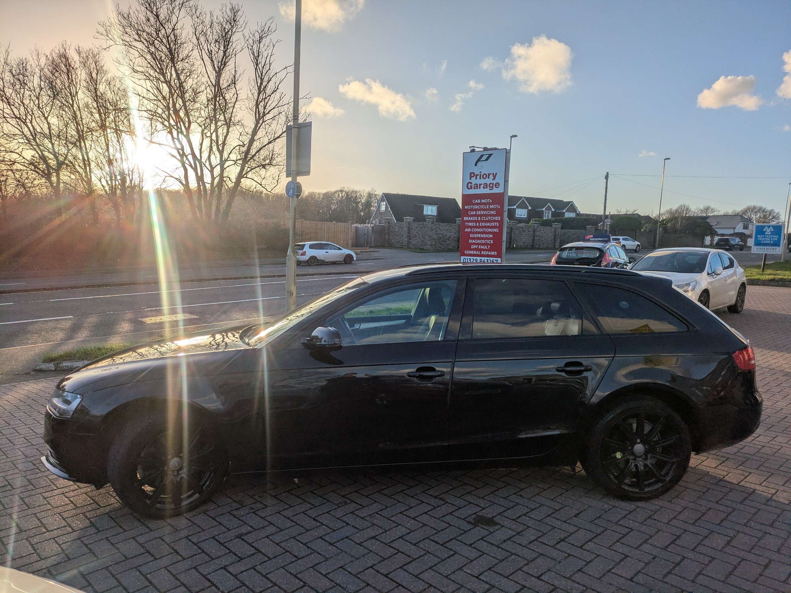 A 2013 AUDI A4 AVANT 2.0 TDI SE Technik Estate 5dr Diesel Multitronic Euro 5 (s/s) (150 ps) A 2013 AUDI A4 AVANT 2.0 TDI SE Technik Estate 5dr Diesel Multitronic Euro 5 (s/s) (150 ps)