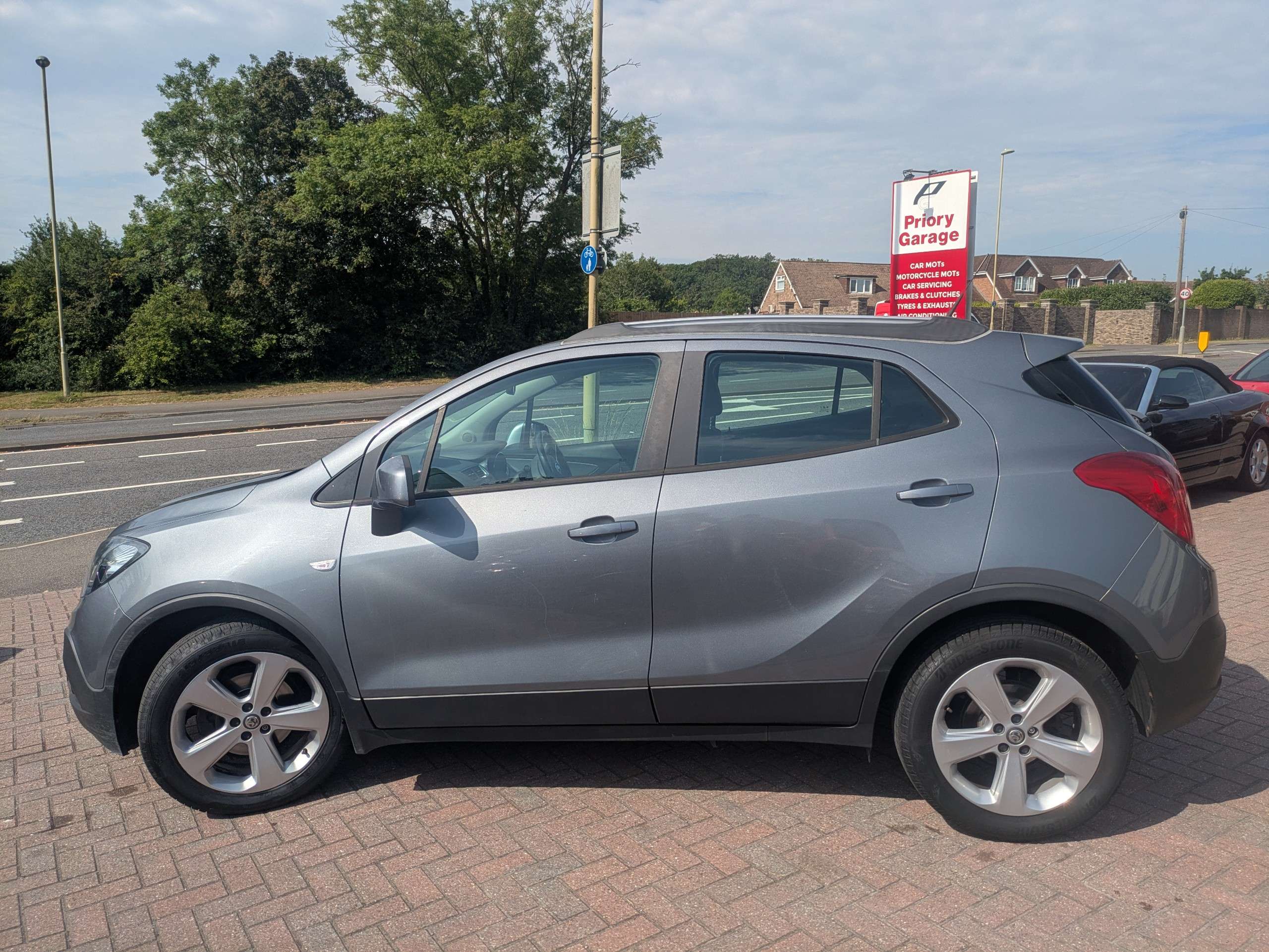A 2014 VAUXHALL MOKKA 1.4T Tech Line SUV 5dr Petrol Manual 2WD Euro 5 (s/s) (140 ps) A 2014 VAUXHALL MOKKA 1.4T Tech Line SUV 5dr Petrol Manual 2WD Euro 5 (s/s) (140 ps)