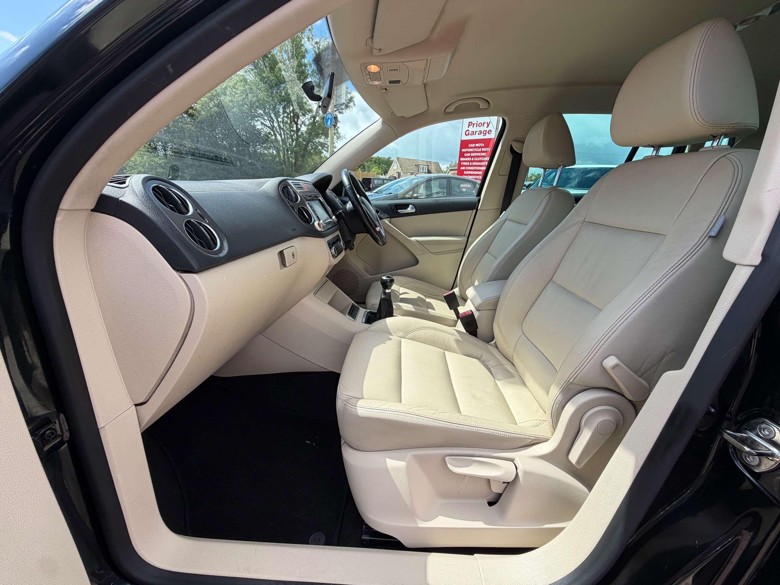 2010 VOLKSWAGEN TIGUAN 2010 VOLKSWAGEN TIGUAN