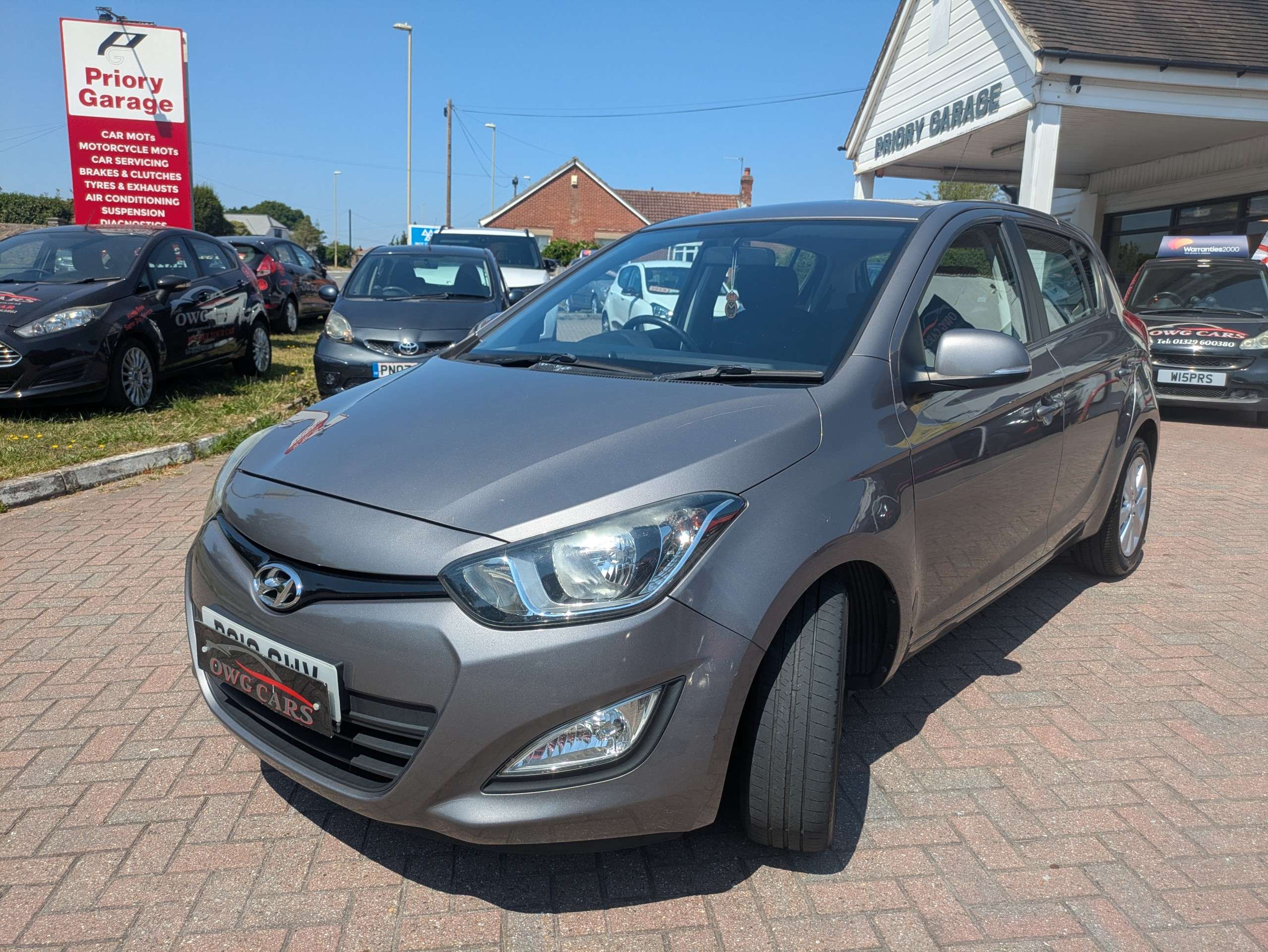 A 2013 HYUNDAI I20 1.2 Active Hatchback 5dr Petrol Manual Euro 5 (85 bhp) A 2013 HYUNDAI I20 1.2 Active Hatchback 5dr Petrol Manual Euro 5 (85 bhp)