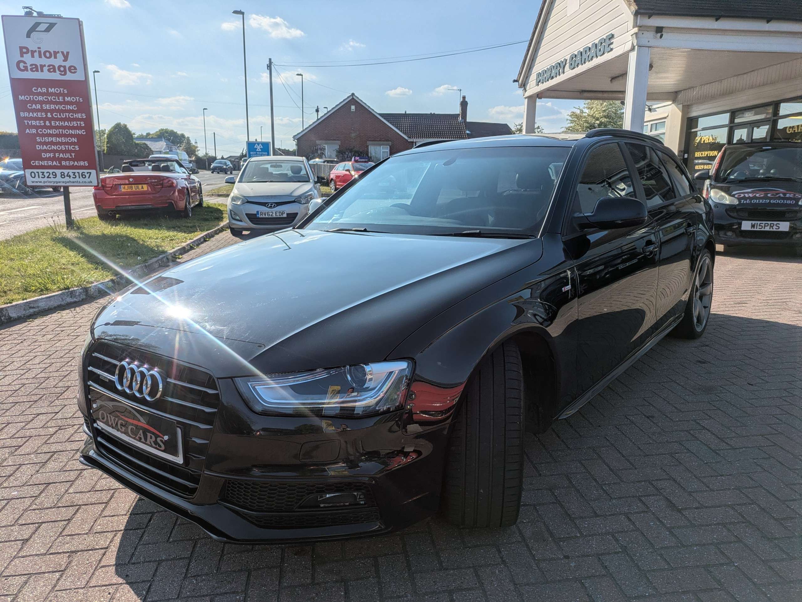 A 2013 AUDI A4 AVANT 2.0 TDI Black Edition Estate 5dr Diesel S Tronic quattro Euro 5 (s/s) (177 ps) A 2013 AUDI A4 AVANT 2.0 TDI Black Edition Estate 5dr Diesel S Tronic quattro Euro 5 (s/s) (177 ps)