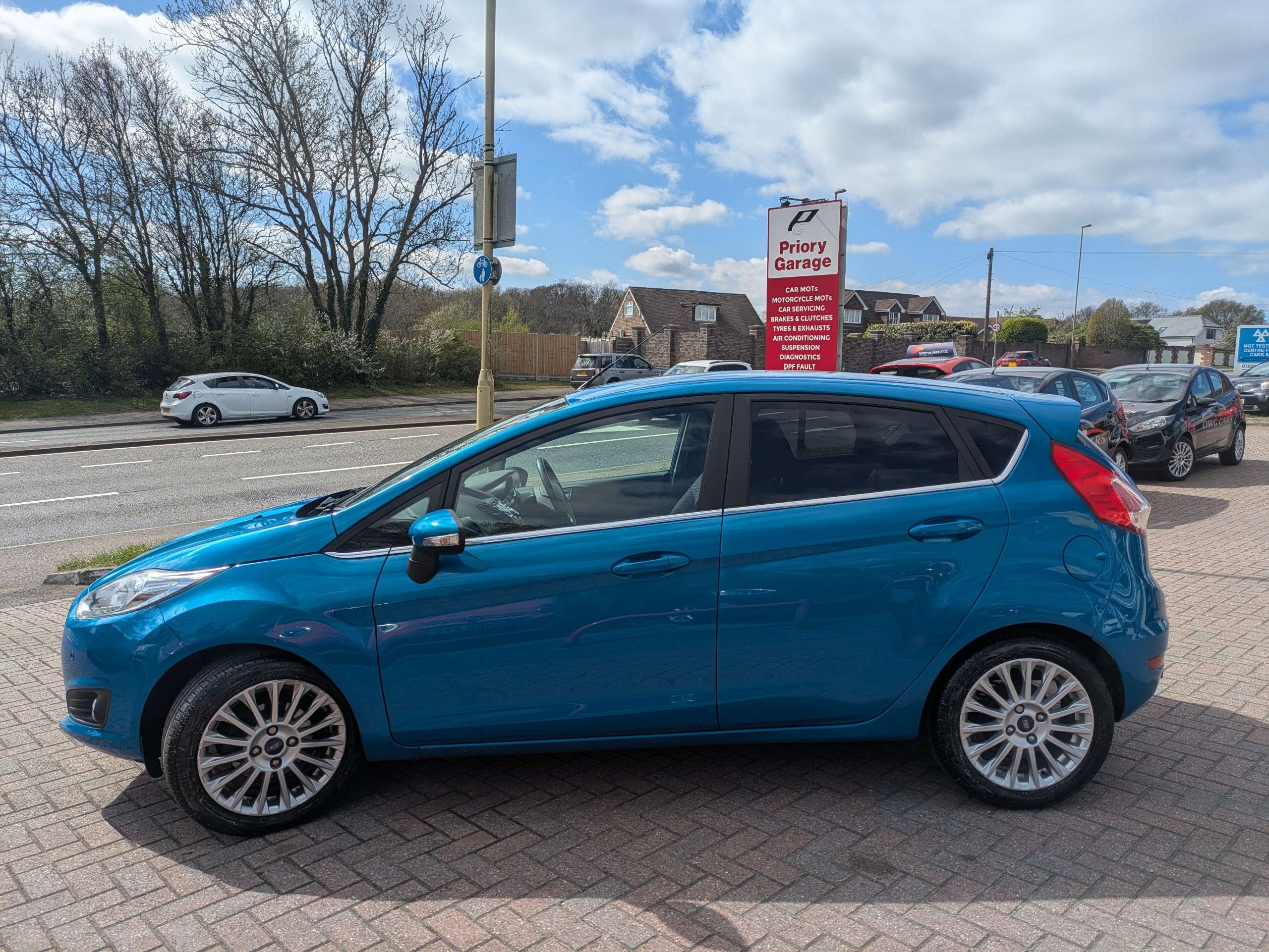 A 2014 FORD FIESTA 1.0T EcoBoost Titanium Hatchback 5dr Petrol Manual Euro 5 (s/s) (100 ps) A 2014 FORD FIESTA 1.0T EcoBoost Titanium Hatchback 5dr Petrol Manual Euro 5 (s/s) (100 ps)