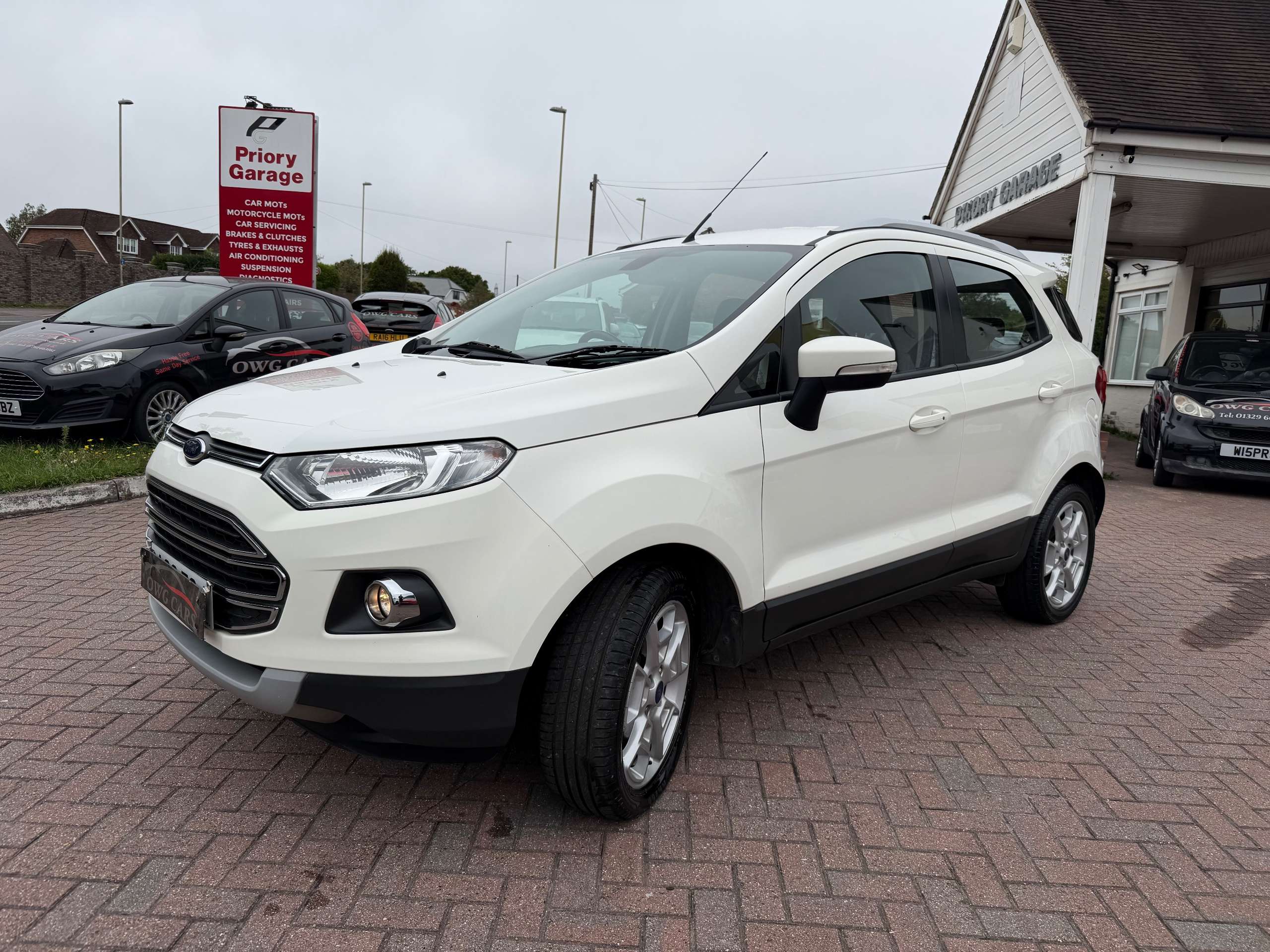 A 2017 FORD ECOSPORT 1.5 Titanium SUV 5dr Petrol Powershift 2WD Euro 5 (112 ps) A 2017 FORD ECOSPORT 1.5 Titanium SUV 5dr Petrol Powershift 2WD Euro 5 (112 ps)