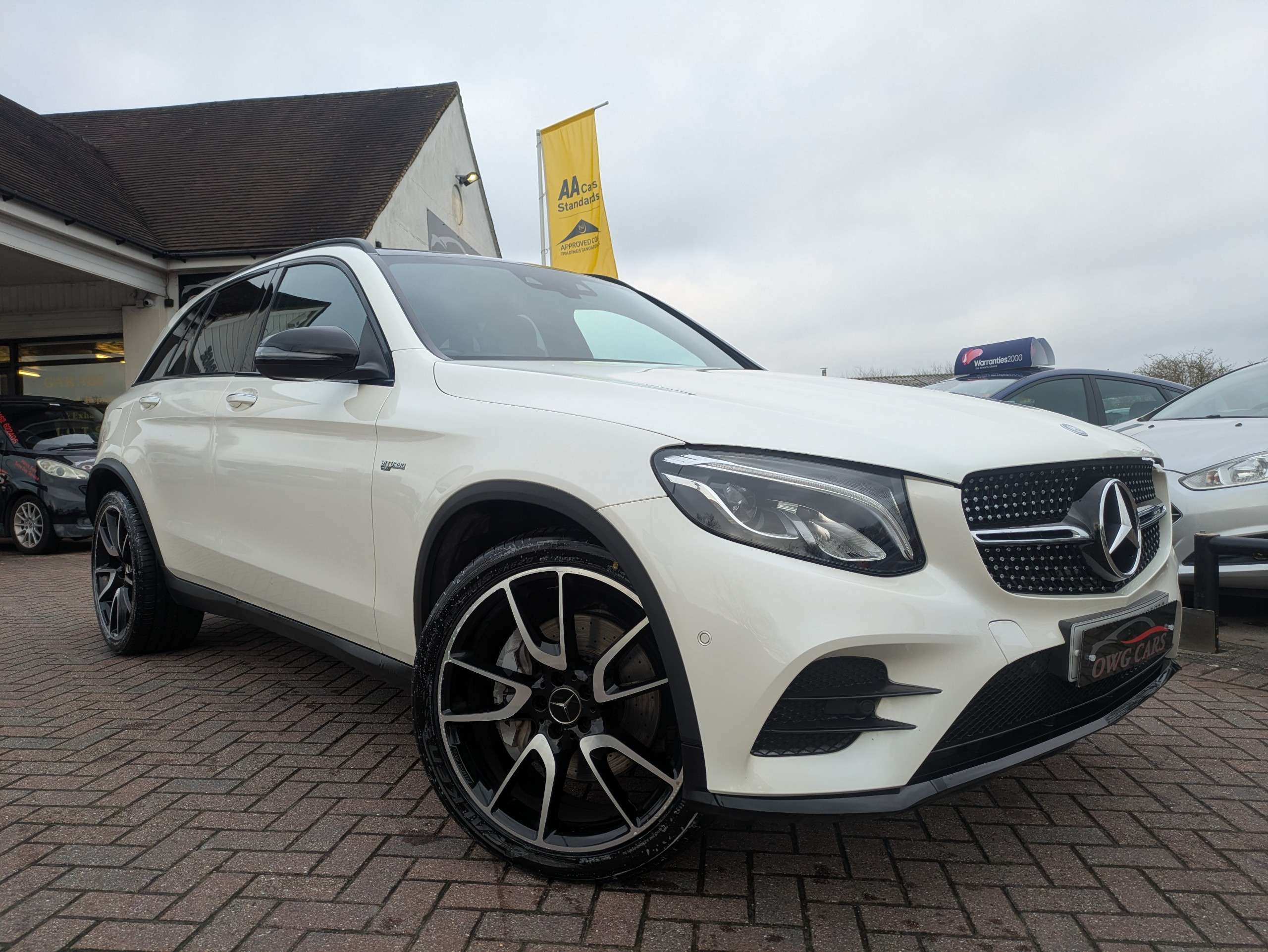 A 2016 MERCEDES-BENZ GLC 3.0 GLC43 V6 AMG (Premium) SUV 5dr Petrol G-Tronic 4MATIC Euro 6 (s/s) (367 ps) A 2016 MERCEDES-BENZ GLC 3.0 GLC43 V6 AMG (Premium) SUV 5dr Petrol G-Tronic 4MATIC Euro 6 (s/s) (367 ps)
