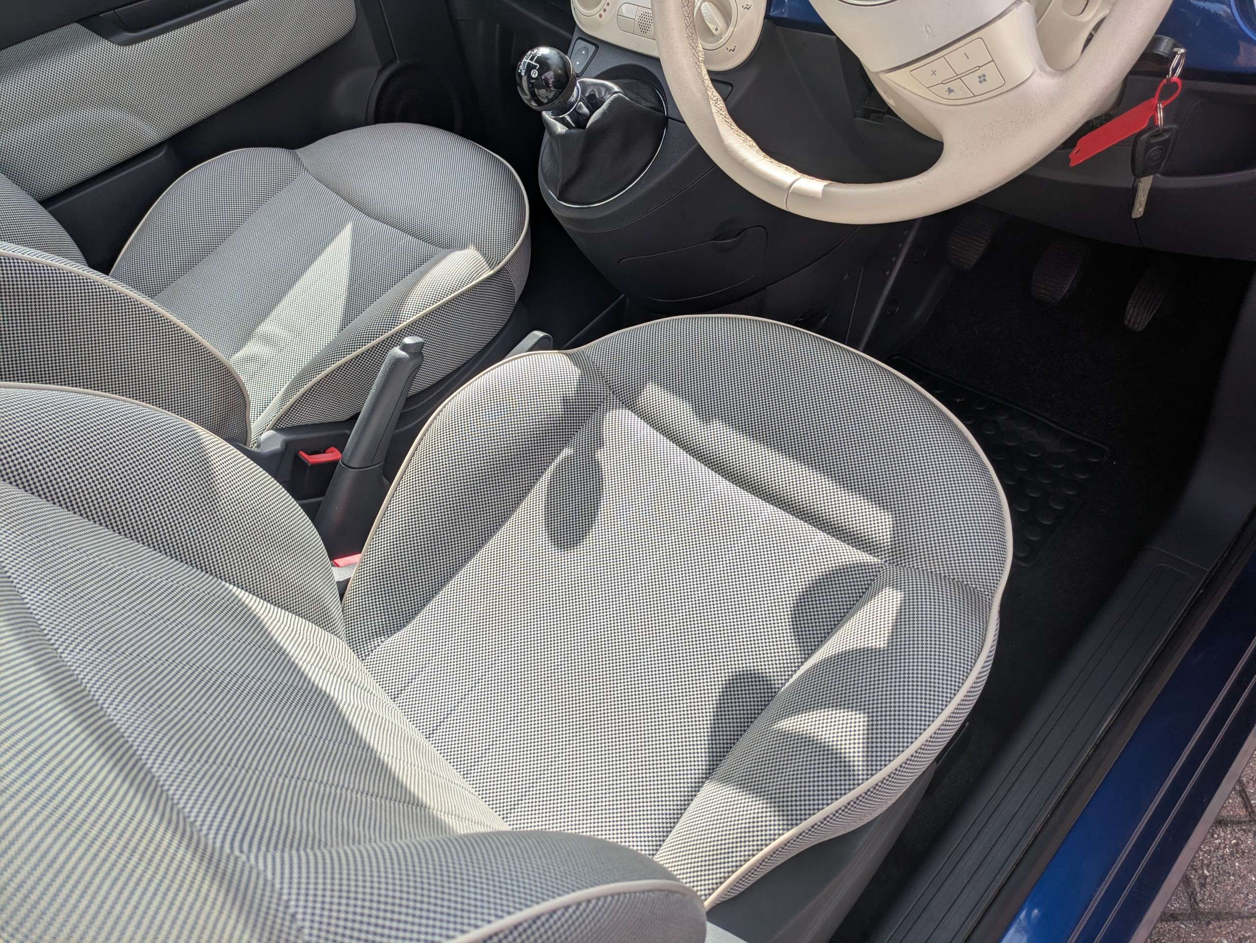 2010 FIAT 500 2010 FIAT 500