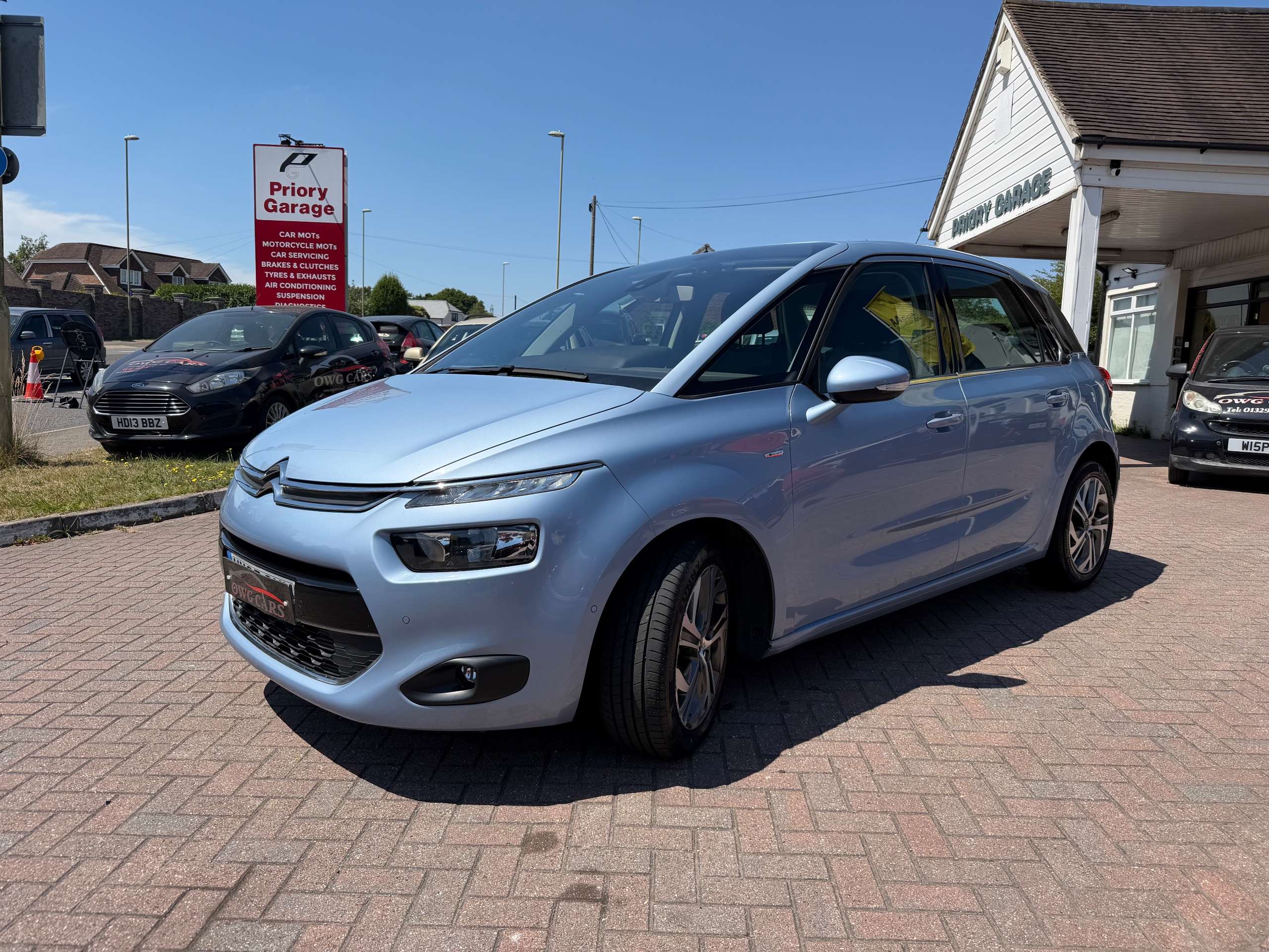 A 2015 CITROEN C4 PICASSO 1.6 BlueHDi Exclusive MPV 5dr Diesel EAT6 Euro 6 (s/s) (120 ps) A 2015 CITROEN C4 PICASSO 1.6 BlueHDi Exclusive MPV 5dr Diesel EAT6 Euro 6 (s/s) (120 ps)