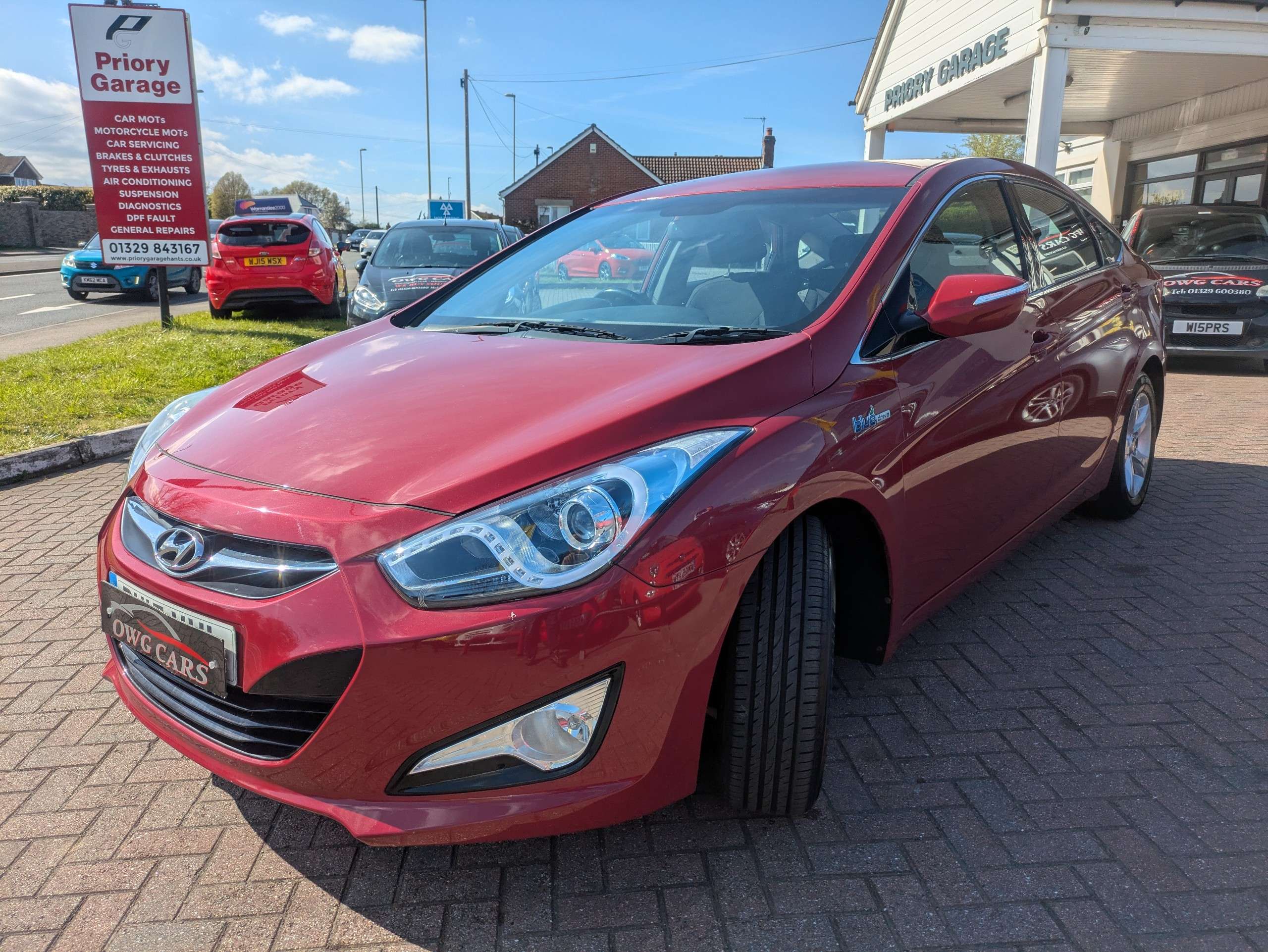 A 2015 HYUNDAI I40 1.7 CRDi Blue Drive Active Saloon 4dr Diesel Manual Euro 5 (s/s) (115 ps) A 2015 HYUNDAI I40 1.7 CRDi Blue Drive Active Saloon 4dr Diesel Manual Euro 5 (s/s) (115 ps)