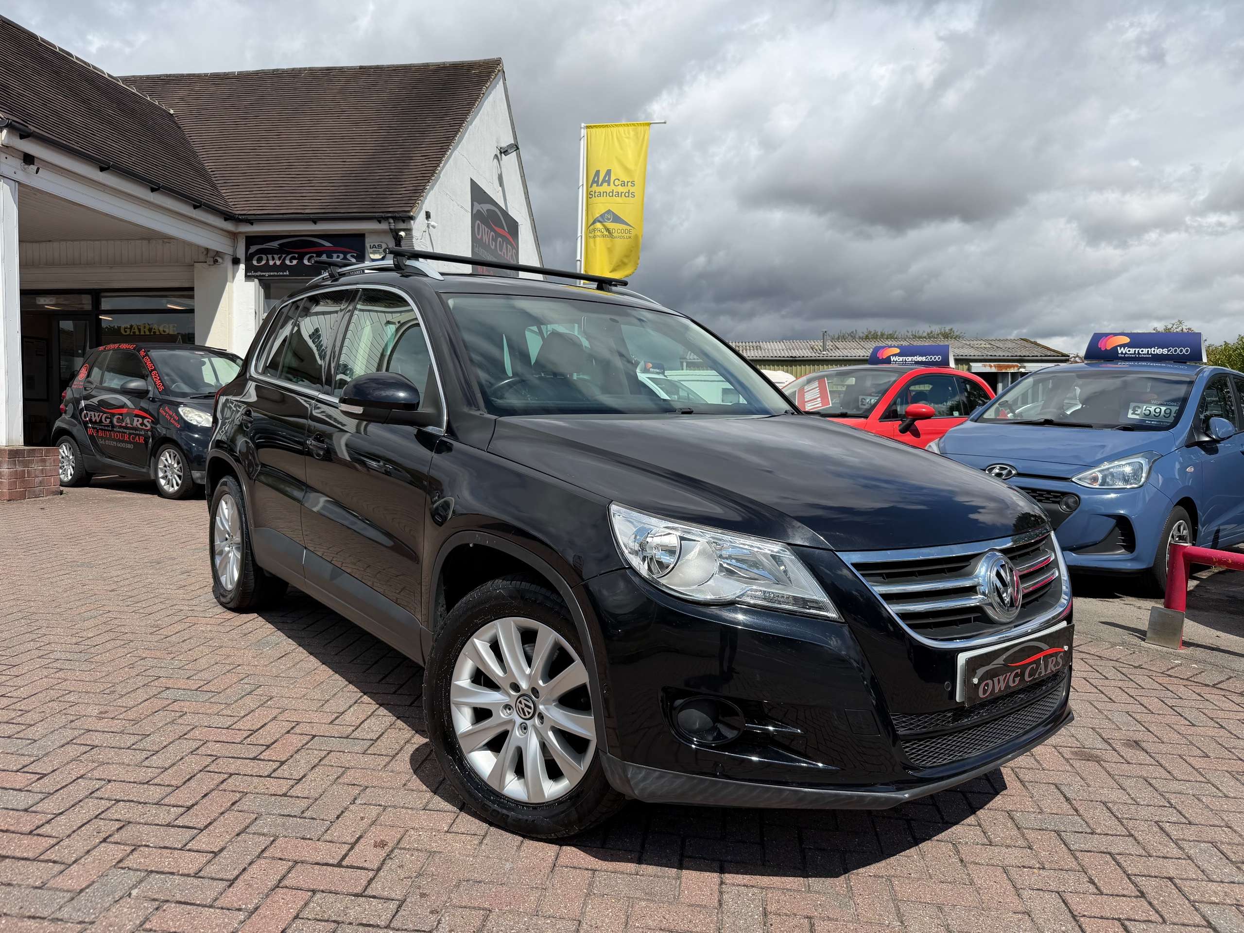 A 2010 VOLKSWAGEN TIGUAN 2.0 TDI Match SUV 5dr Diesel Manual 4WD Euro 5 (140 ps) A 2010 VOLKSWAGEN TIGUAN 2.0 TDI Match SUV 5dr Diesel Manual 4WD Euro 5 (140 ps)