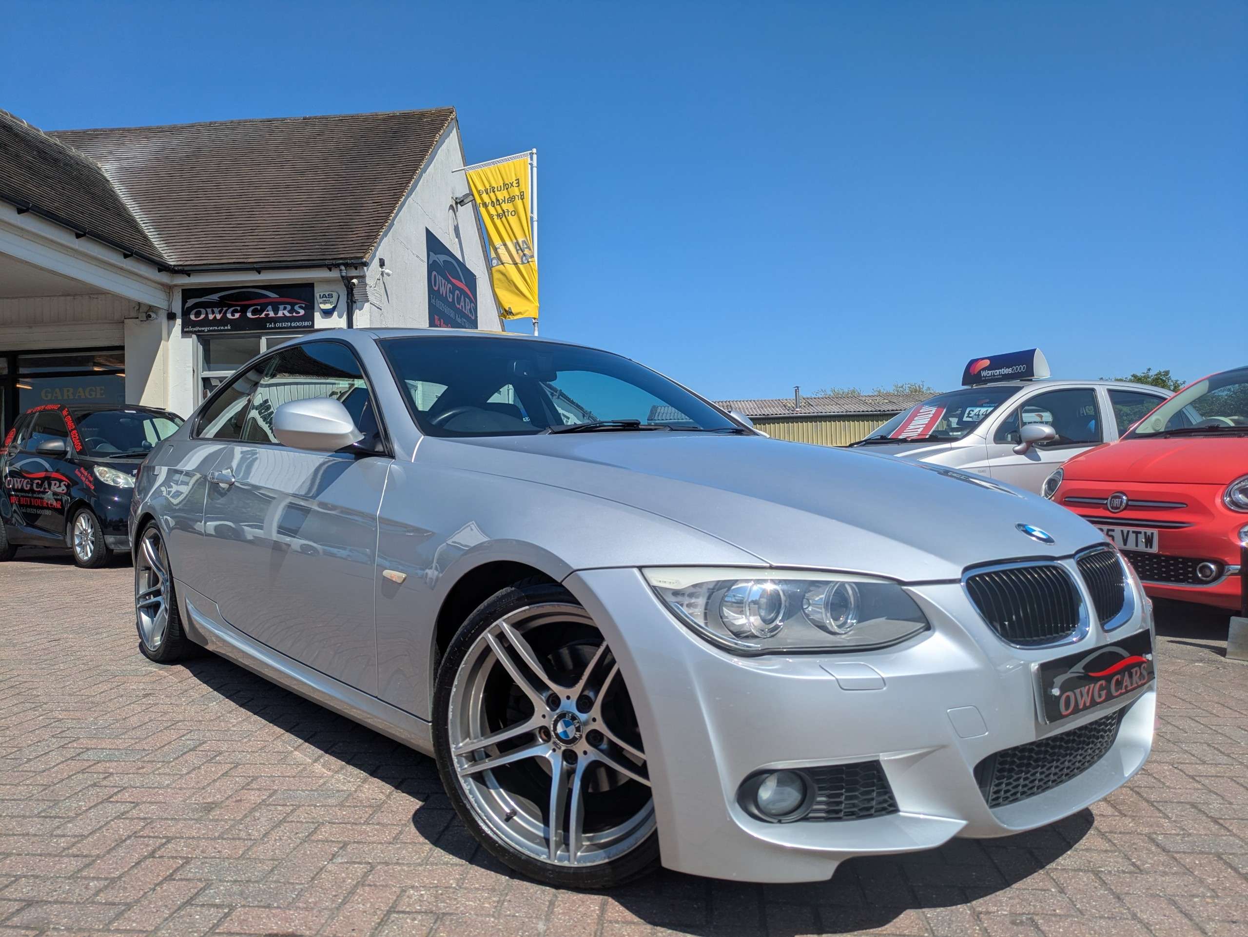 A 2011 BMW 3 SERIES 2.0 320d M Sport Coupe 2dr Diesel Manual Euro 5 (s/s) (184 ps) A 2011 BMW 3 SERIES 2.0 320d M Sport Coupe 2dr Diesel Manual Euro 5 (s/s) (184 ps)