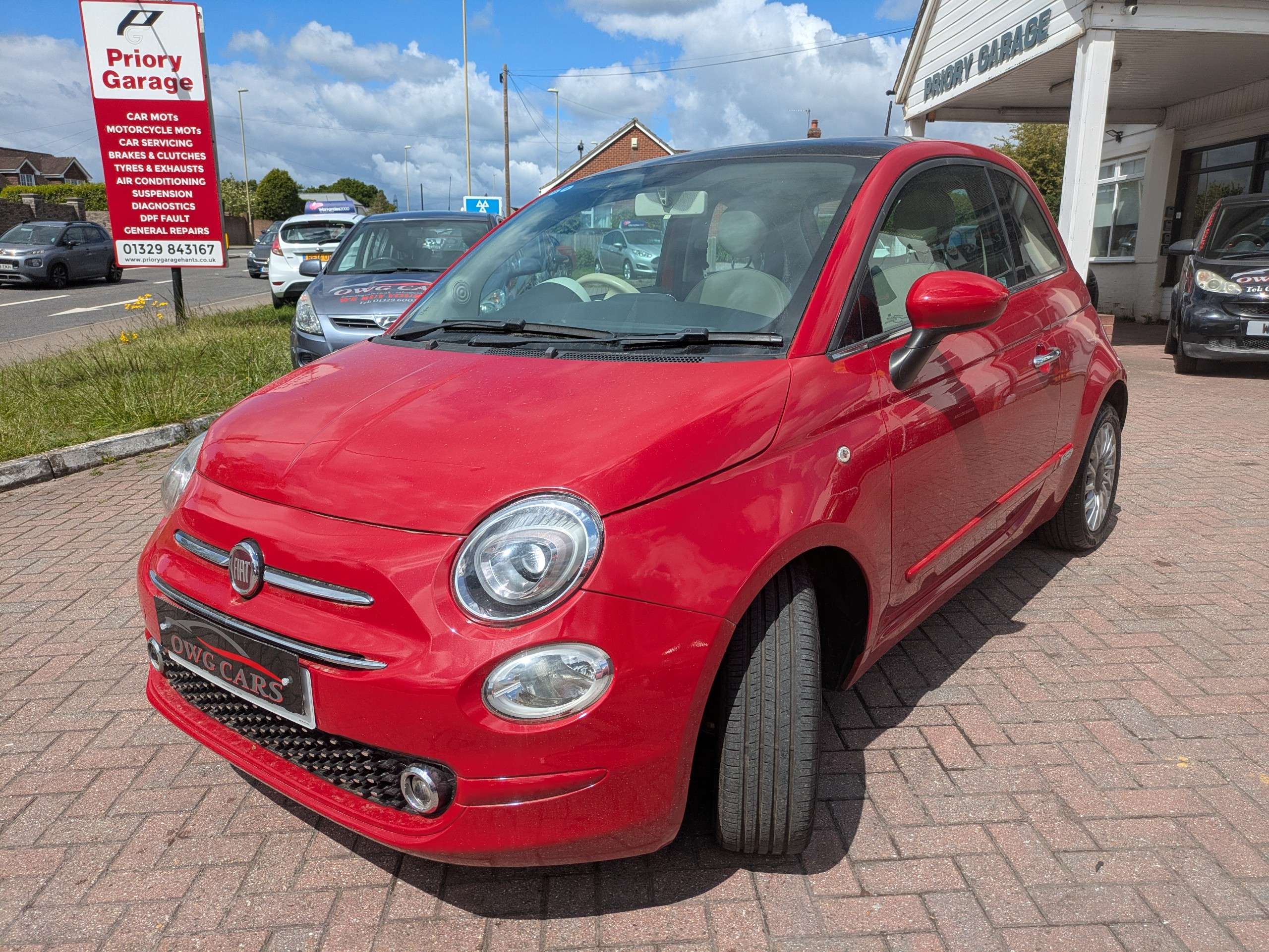 A 2016 FIAT 500 1.2 Lounge Hatchback 3dr Petrol Manual Euro 6 (s/s) (69 bhp) A 2016 FIAT 500 1.2 Lounge Hatchback 3dr Petrol Manual Euro 6 (s/s) (69 bhp)