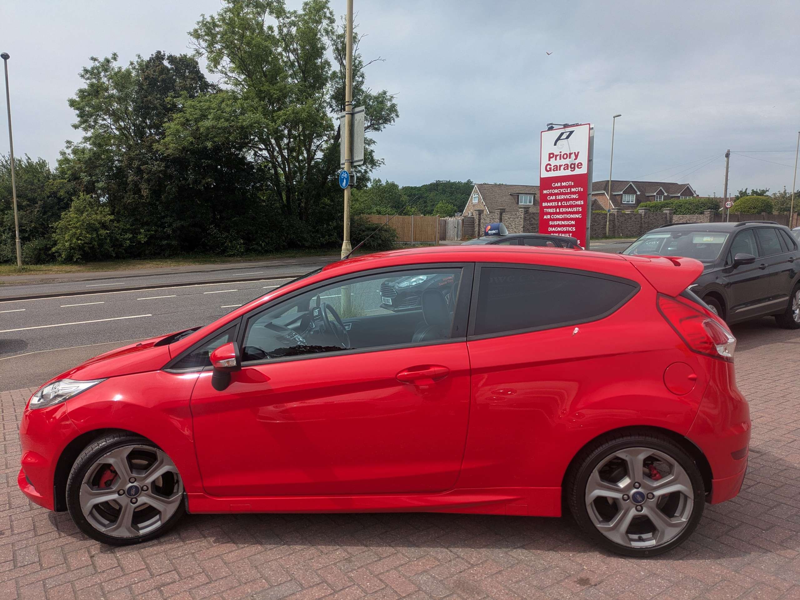 A 2014 FORD FIESTA 1.6T EcoBoost ST-2 Hatchback 3dr Petrol Manual Euro 5 (182 ps) A 2014 FORD FIESTA 1.6T EcoBoost ST-2 Hatchback 3dr Petrol Manual Euro 5 (182 ps)