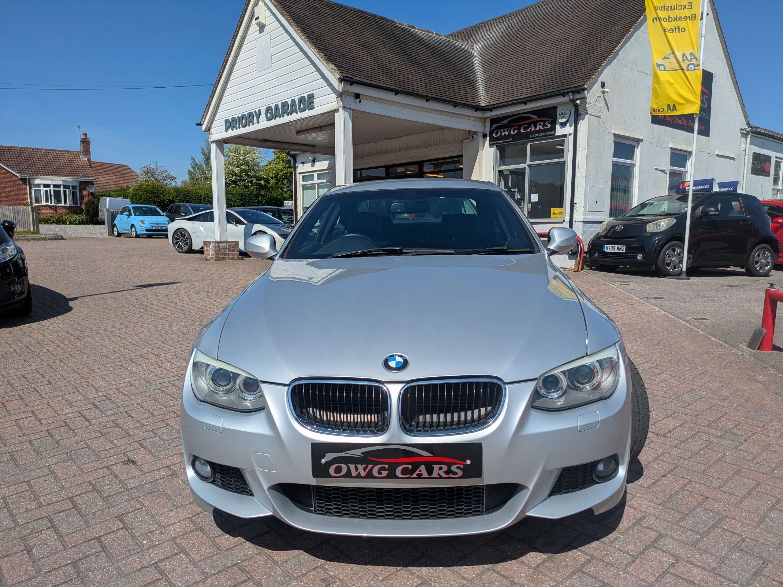 A 2011 BMW 3 SERIES 2.0 320d M Sport Coupe 2dr Diesel Manual Euro 5 (s/s) (184 ps) A 2011 BMW 3 SERIES 2.0 320d M Sport Coupe 2dr Diesel Manual Euro 5 (s/s) (184 ps)