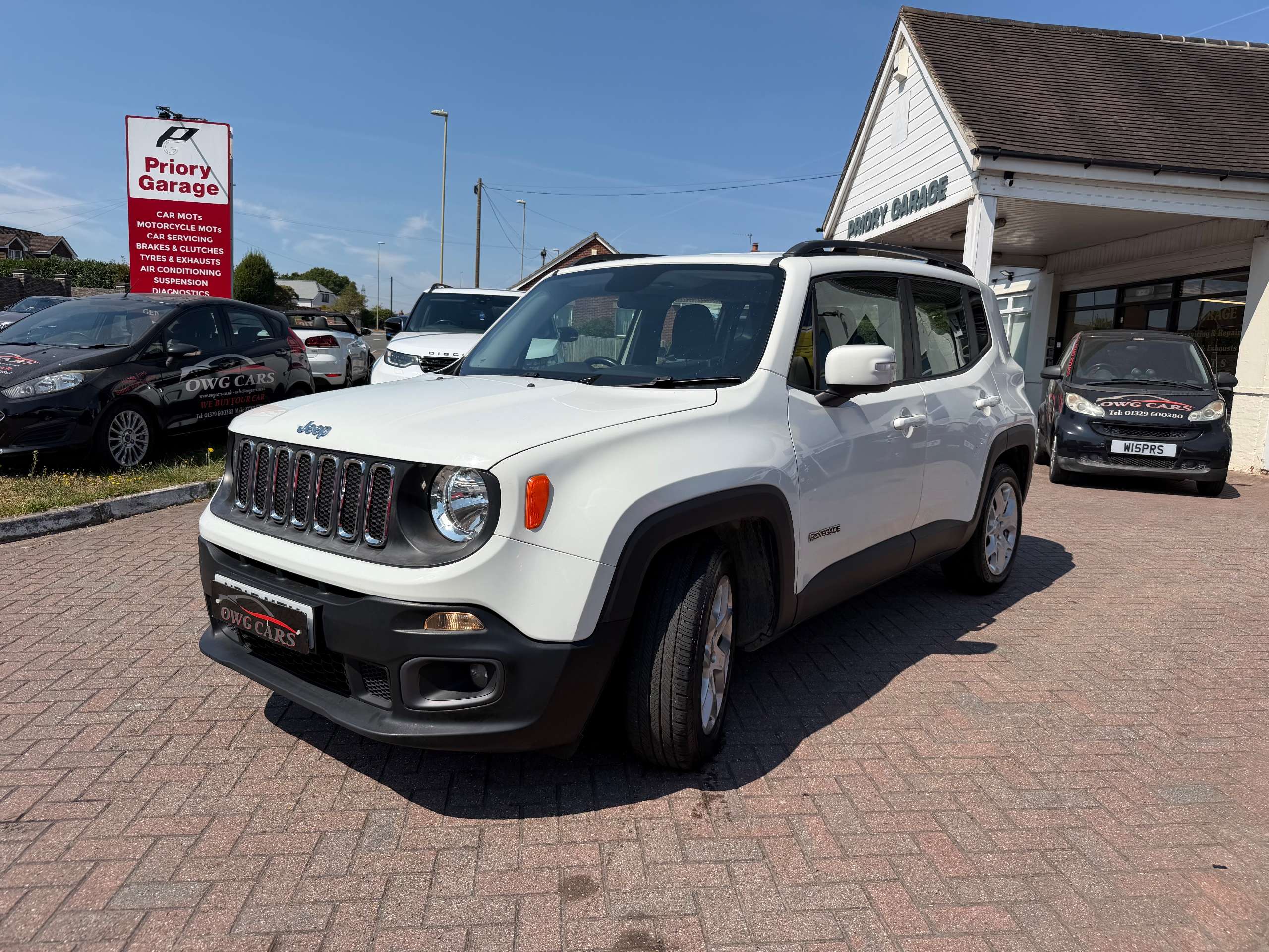 A 2015 JEEP RENEGADE 1.6 MultiJetII Longitude SUV 5dr Diesel Manual Euro 5 (s/s) (120 ps) A 2015 JEEP RENEGADE 1.6 MultiJetII Longitude SUV 5dr Diesel Manual Euro 5 (s/s) (120 ps)
