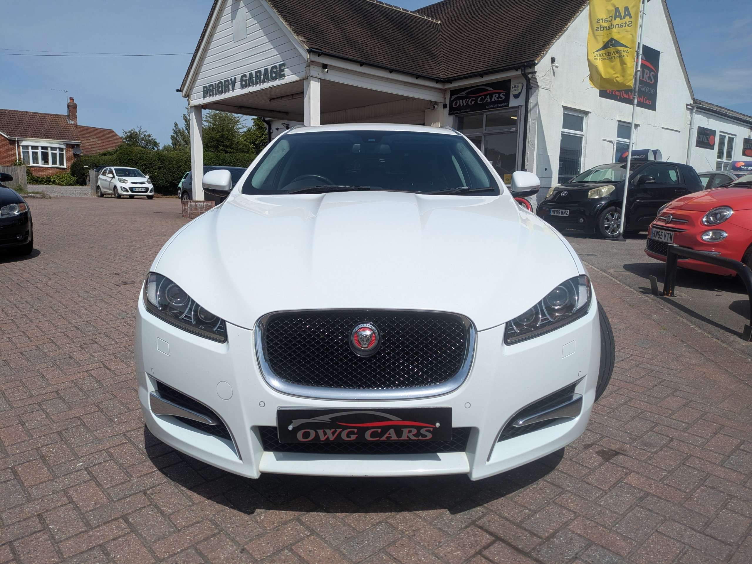 A 2014 JAGUAR XF 3.0d S V6 Portfolio Sportbrake 5dr Diesel Auto Euro 5 (s/s) (275 ps) A 2014 JAGUAR XF 3.0d S V6 Portfolio Sportbrake 5dr Diesel Auto Euro 5 (s/s) (275 ps)