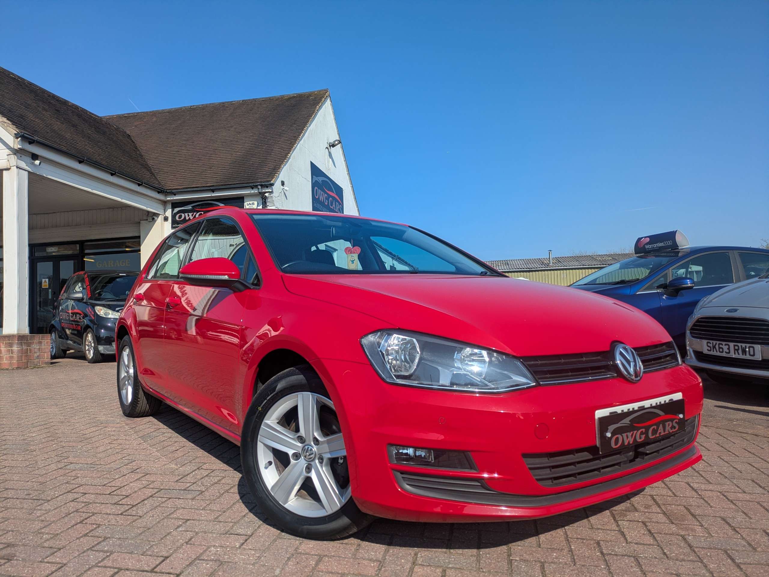 A 2015 VOLKSWAGEN GOLF 1.6 TDI BlueMotion Tech Match Hatchback 5dr Diesel Manual Euro 5 (s/s) (105 ps) A 2015 VOLKSWAGEN GOLF 1.6 TDI BlueMotion Tech Match Hatchback 5dr Diesel Manual Euro 5 (s/s) (105 ps)