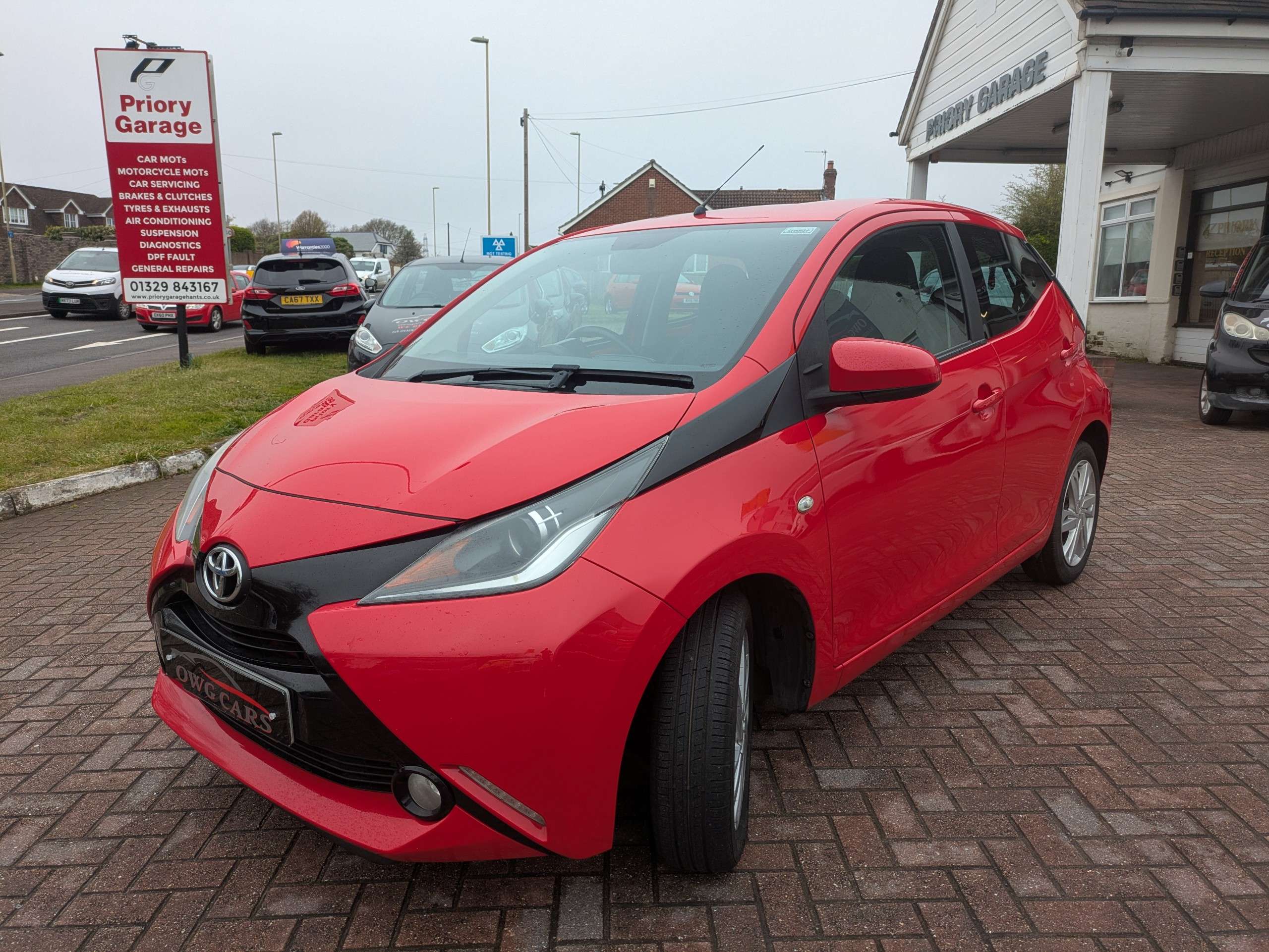 A 2016 TOYOTA AYGO 1.0 VVT-i x-pression Hatchback 5dr Petrol Manual Euro 6 (68 ps) A 2016 TOYOTA AYGO 1.0 VVT-i x-pression Hatchback 5dr Petrol Manual Euro 6 (68 ps)