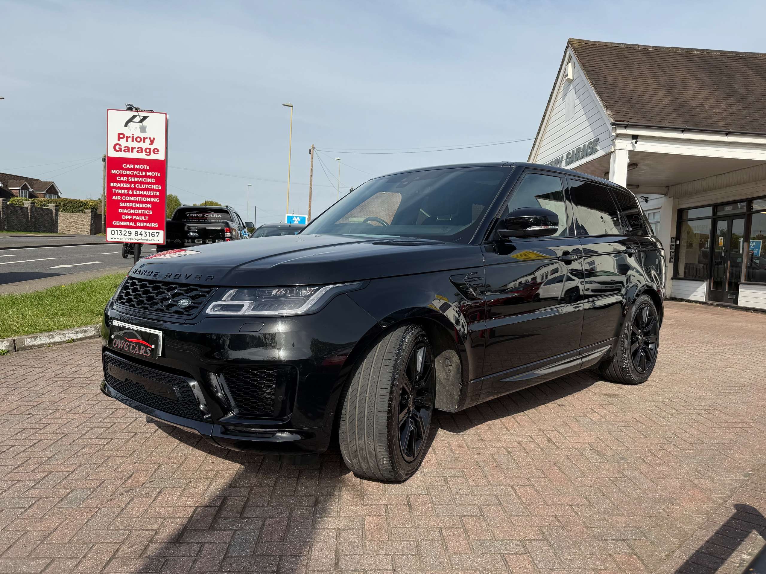 A 2021 LAND ROVER RANGE ROVER SPORT 2.0 P400e 13.1kWh GPF Autobiography Dynamic SUV 5dr Petrol Plug-in Hybrid Auto 4WD Euro 6 (s/s) (404 ps) A 2021 LAND ROVER RANGE ROVER SPORT 2.0 P400e 13.1kWh GPF Autobiography Dynamic SUV 5dr Petrol Plug-in Hybrid Auto 4WD Euro 6 (s/s) (404 ps)