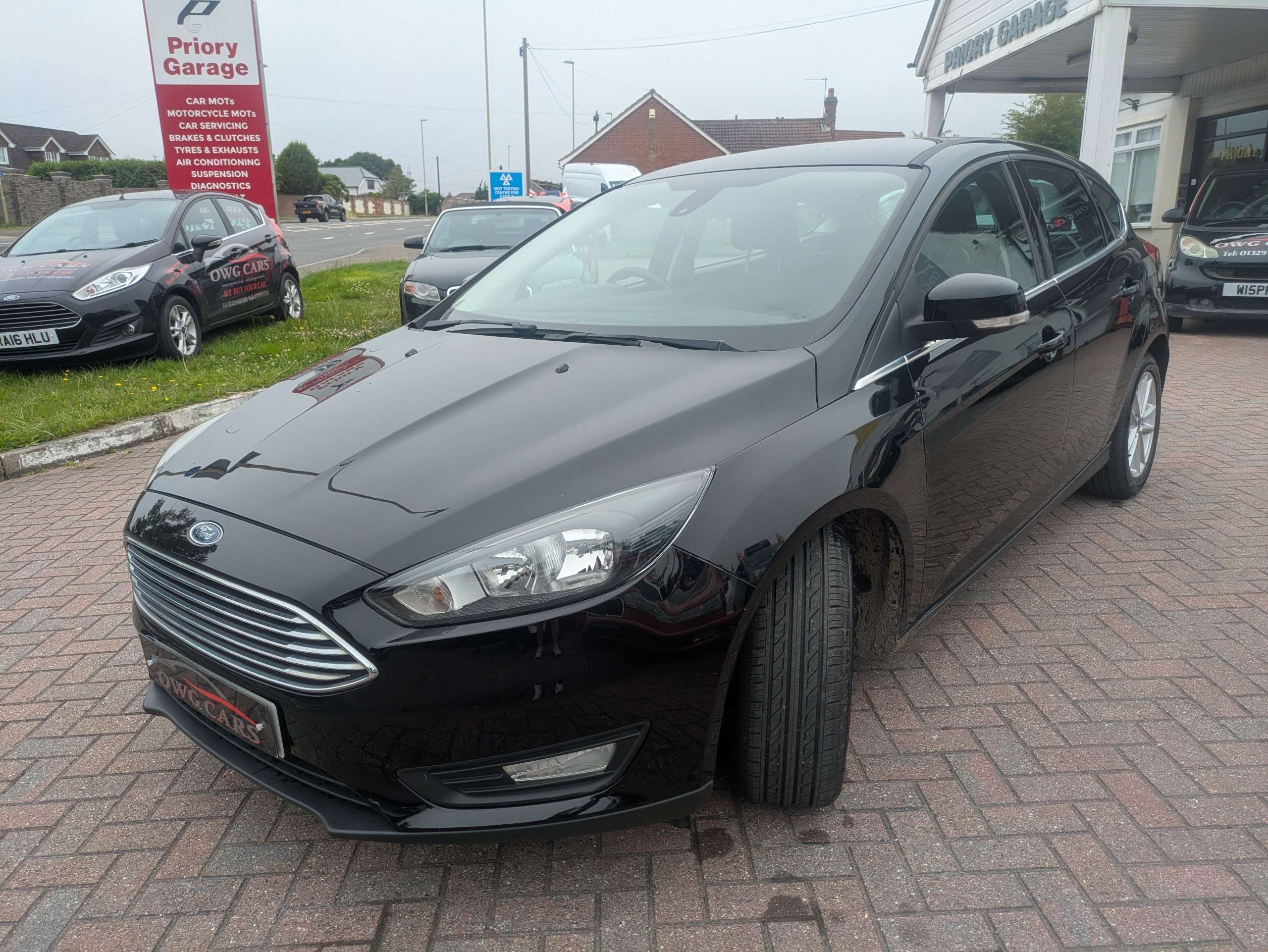 A 2016 FORD FOCUS 1.0T EcoBoost Zetec Hatchback 5dr Petrol Manual Euro 6 (s/s) (125 ps) A 2016 FORD FOCUS 1.0T EcoBoost Zetec Hatchback 5dr Petrol Manual Euro 6 (s/s) (125 ps)