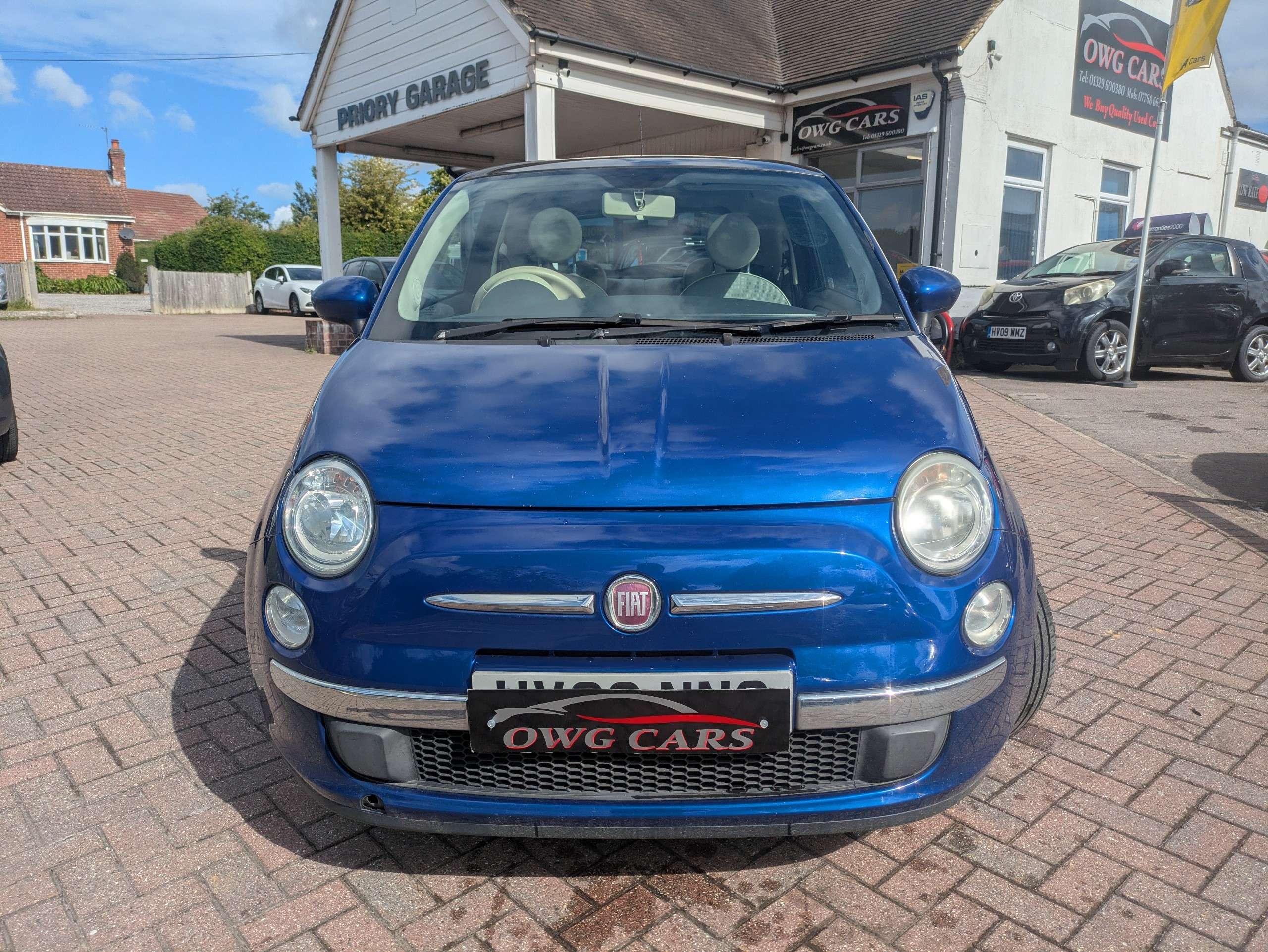 A 2010 FIAT 500 1.2 Lounge Hatchback 3dr Petrol Manual Euro 5 (s/s) (69 bhp) A 2010 FIAT 500 1.2 Lounge Hatchback 3dr Petrol Manual Euro 5 (s/s) (69 bhp)