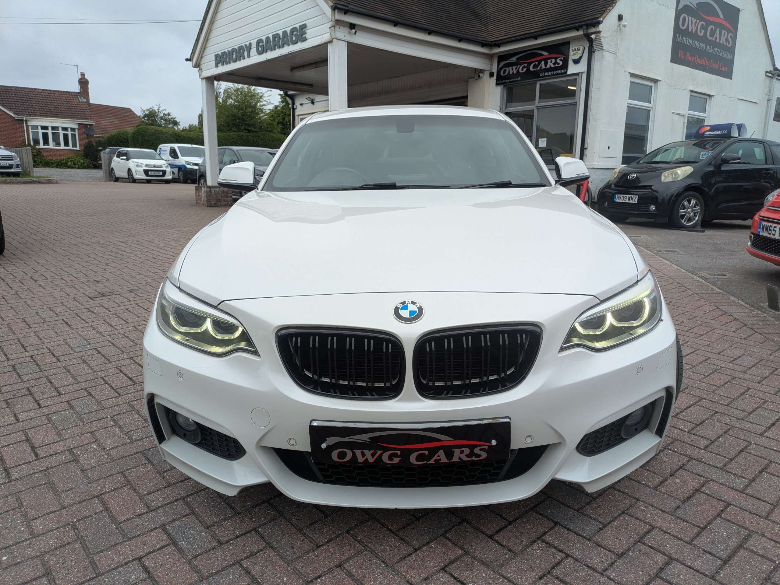 A 2014 BMW 2 SERIES 2.0 220i M Sport Coupe 2dr Petrol Manual Euro 6 (s/s) (184 ps) A 2014 BMW 2 SERIES 2.0 220i M Sport Coupe 2dr Petrol Manual Euro 6 (s/s) (184 ps)