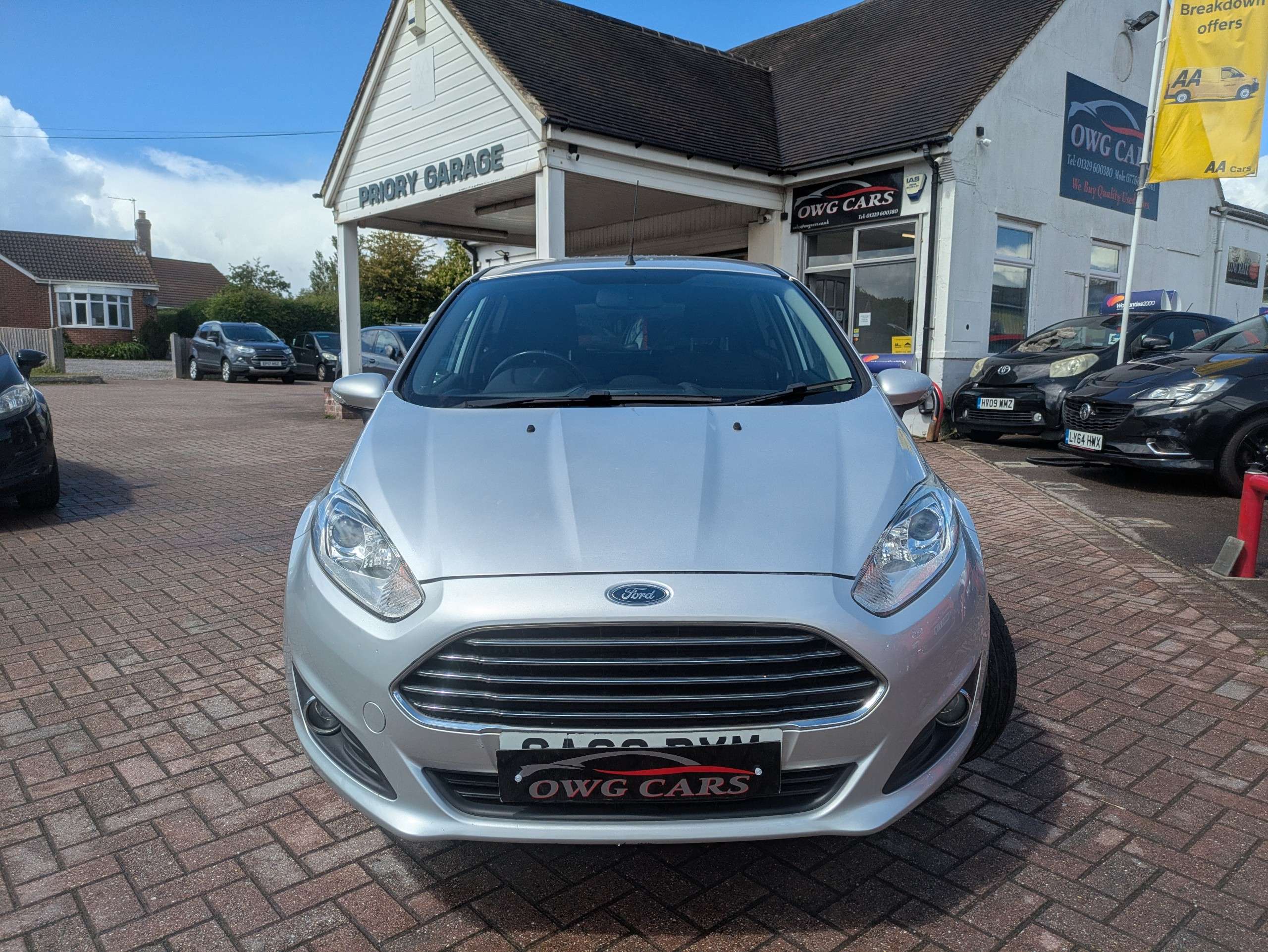 A 2013 FORD FIESTA 1.0T EcoBoost Zetec Hatchback 5dr Petrol Manual Euro 5 (s/s) (100 ps) A 2013 FORD FIESTA 1.0T EcoBoost Zetec Hatchback 5dr Petrol Manual Euro 5 (s/s) (100 ps)