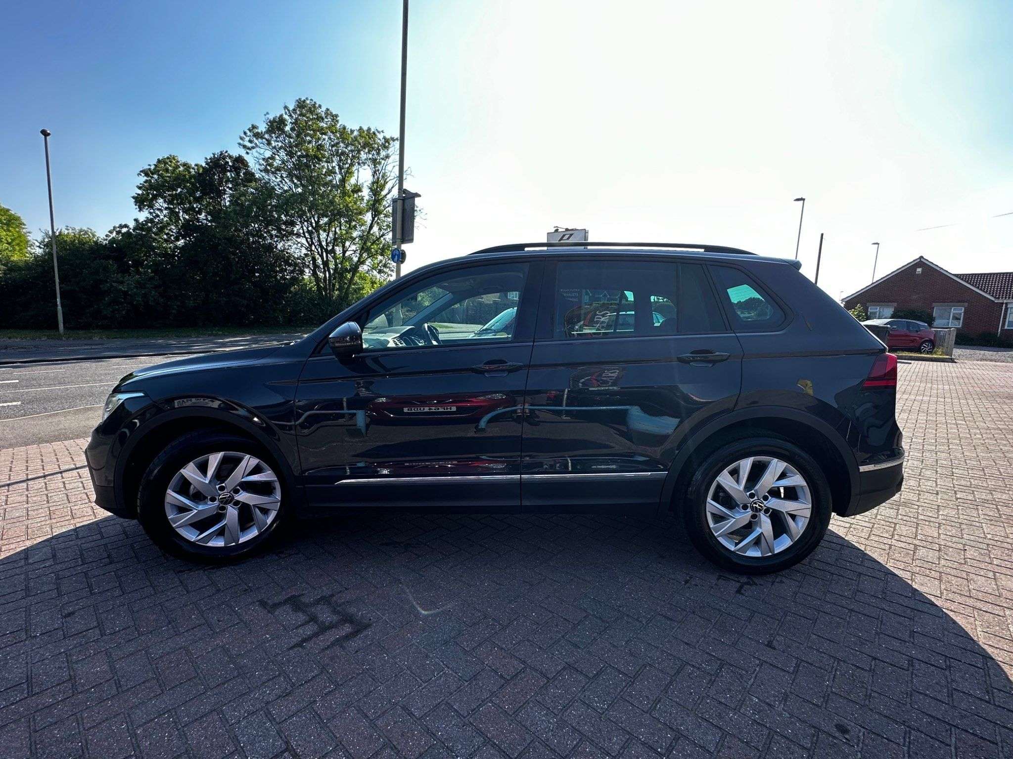 A 2022 VOLKSWAGEN TIGUAN LIFE TSI DSG A 2022 VOLKSWAGEN TIGUAN LIFE TSI DSG