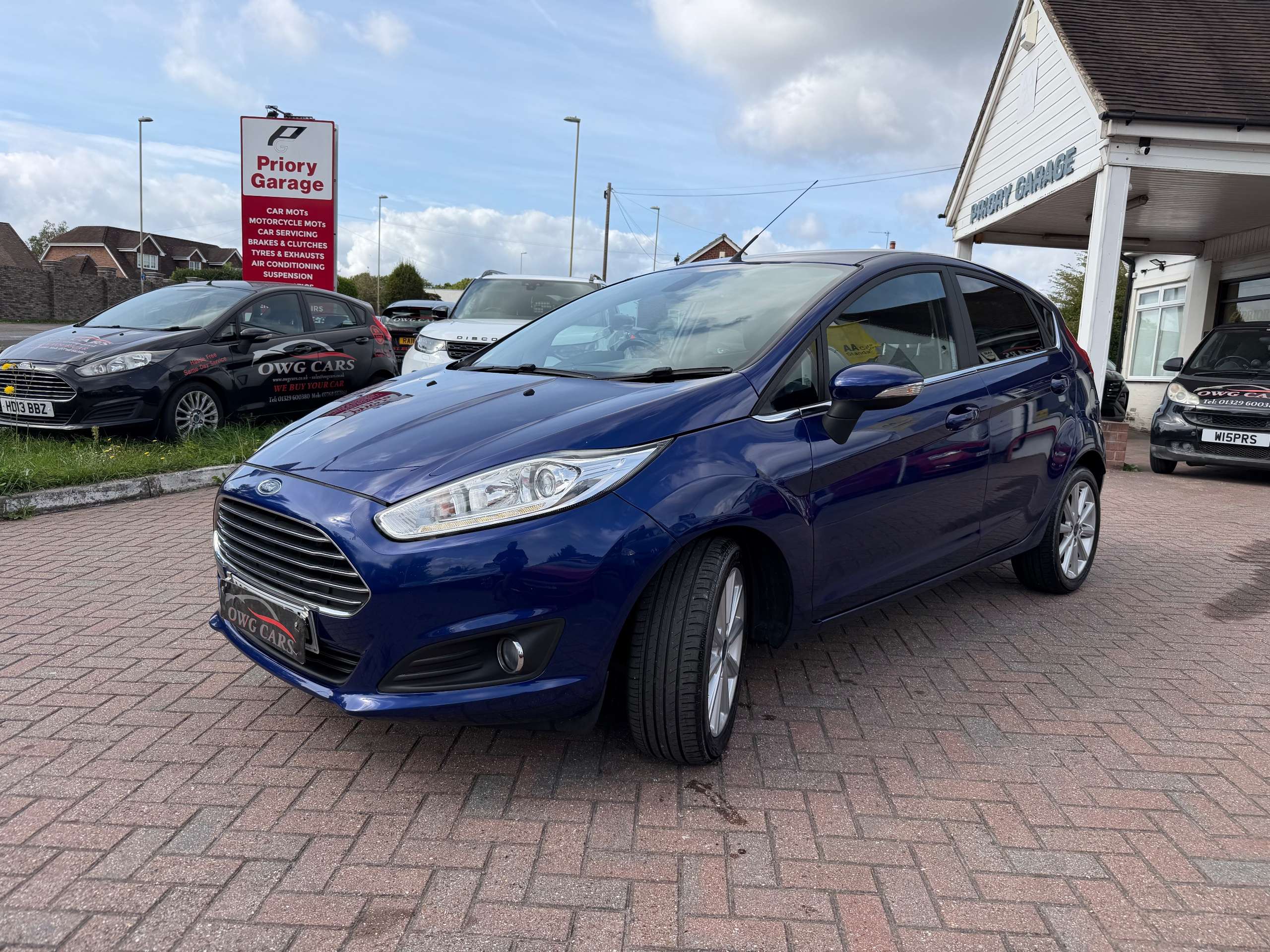 A 2016 FORD FIESTA 1.0T EcoBoost Titanium Hatchback 5dr Petrol Manual Euro 6 (s/s) (125 ps) A 2016 FORD FIESTA 1.0T EcoBoost Titanium Hatchback 5dr Petrol Manual Euro 6 (s/s) (125 ps)