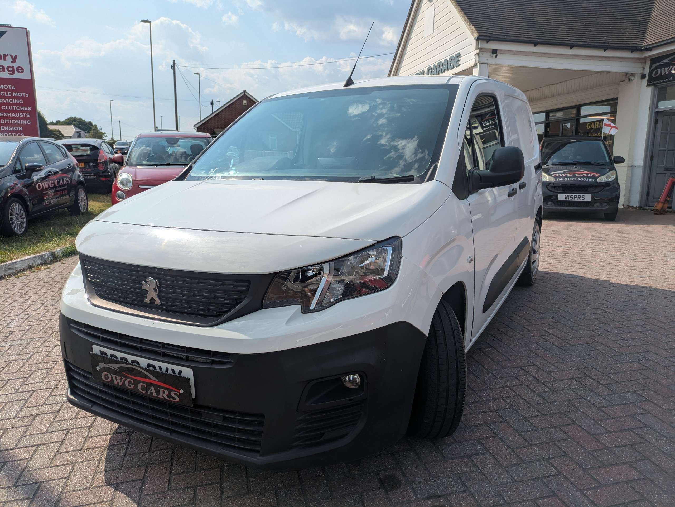 A 2019 PEUGEOT PARTNER 1.6 BlueHDi 650 Professional Standard Panel Van 5dr Diesel Manual SWB Euro 6 (75 bhp) A 2019 PEUGEOT PARTNER 1.6 BlueHDi 650 Professional Standard Panel Van 5dr Diesel Manual SWB Euro 6 (75 bhp)