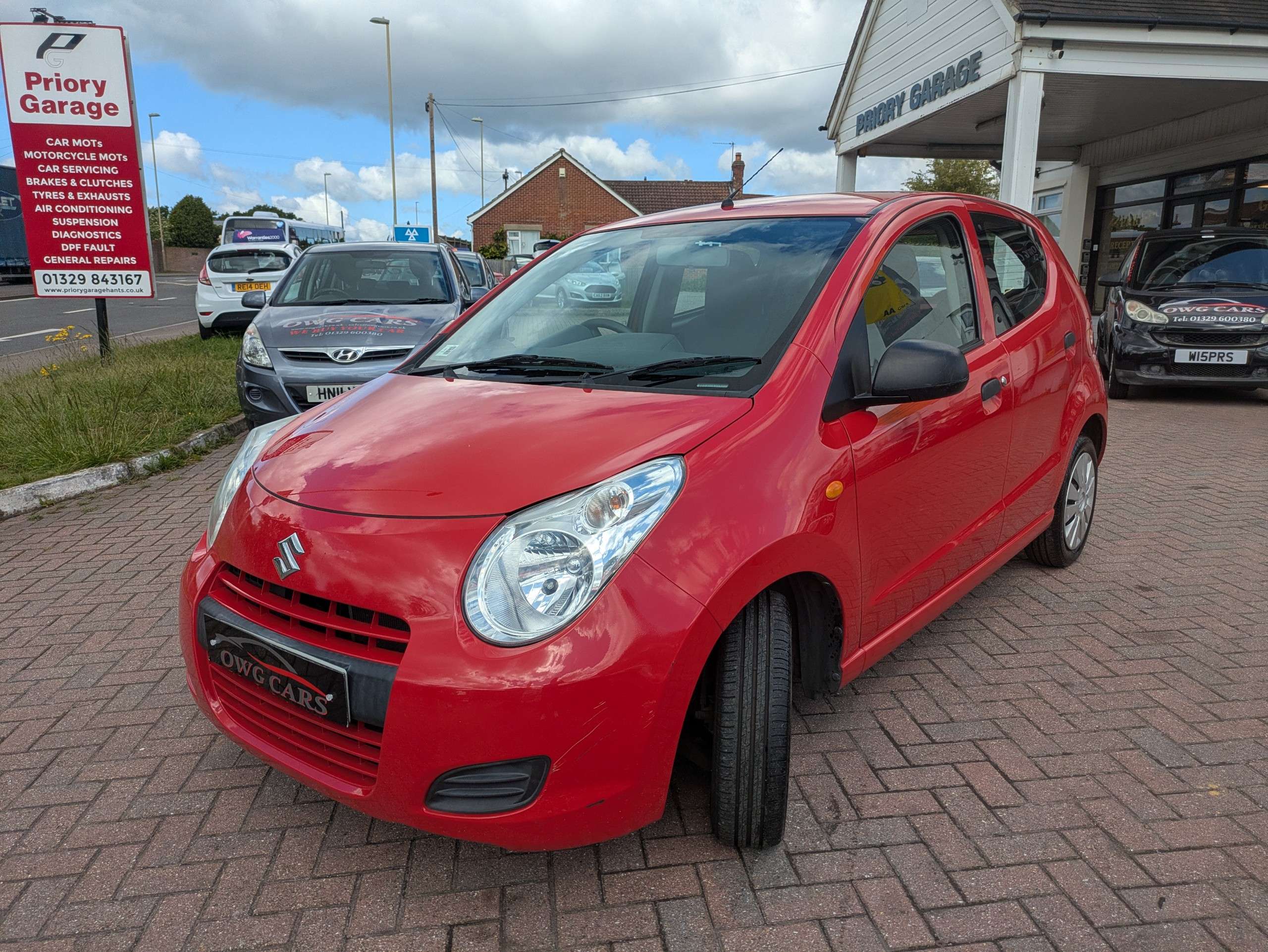 A 2014 SUZUKI ALTO 1.0 12V SZ Hatchback 5dr Petrol Manual Euro 5 (68 ps) A 2014 SUZUKI ALTO 1.0 12V SZ Hatchback 5dr Petrol Manual Euro 5 (68 ps)