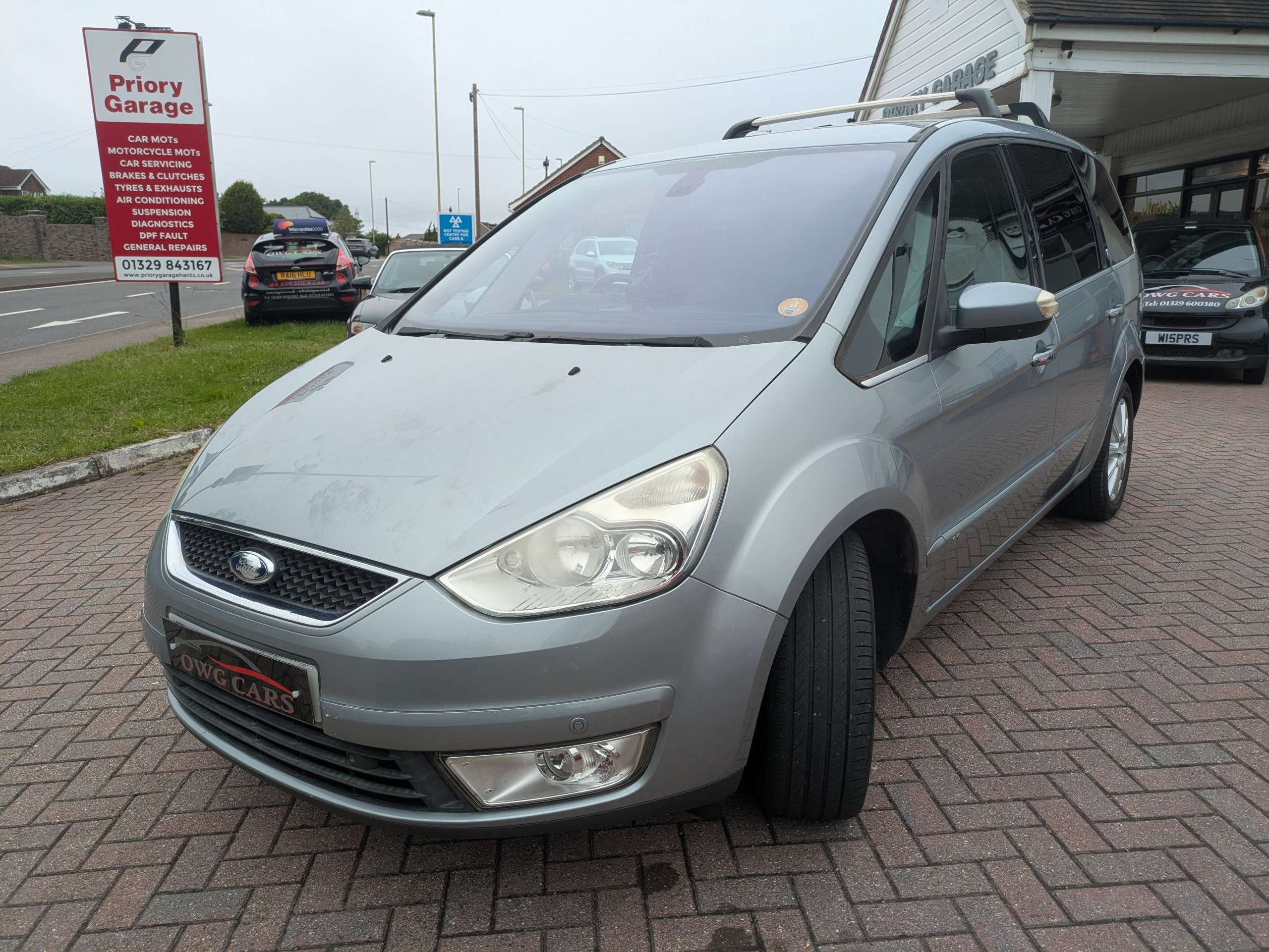 A 2009 FORD GALAXY 2.2 TDCi Ghia MPV 5dr Diesel Manual (179 g/km, 173 bhp) A 2009 FORD GALAXY 2.2 TDCi Ghia MPV 5dr Diesel Manual (179 g/km, 173 bhp)