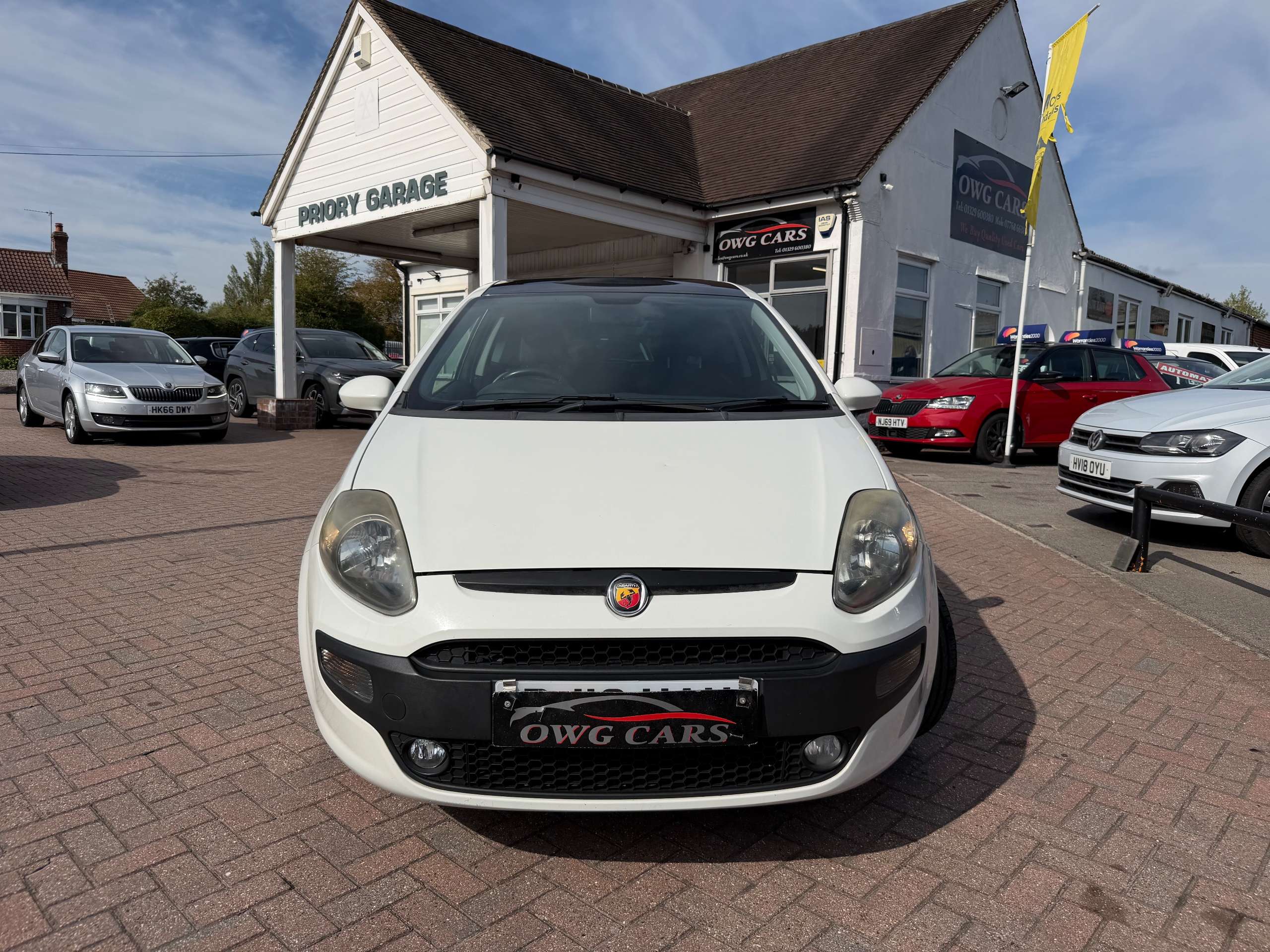 A 2010 FIAT PUNTO EVO 1.4 GP Hatchback 3dr Petrol Euro 5 (s/s) (77 bhp) A 2010 FIAT PUNTO EVO 1.4 GP Hatchback 3dr Petrol Euro 5 (s/s) (77 bhp)