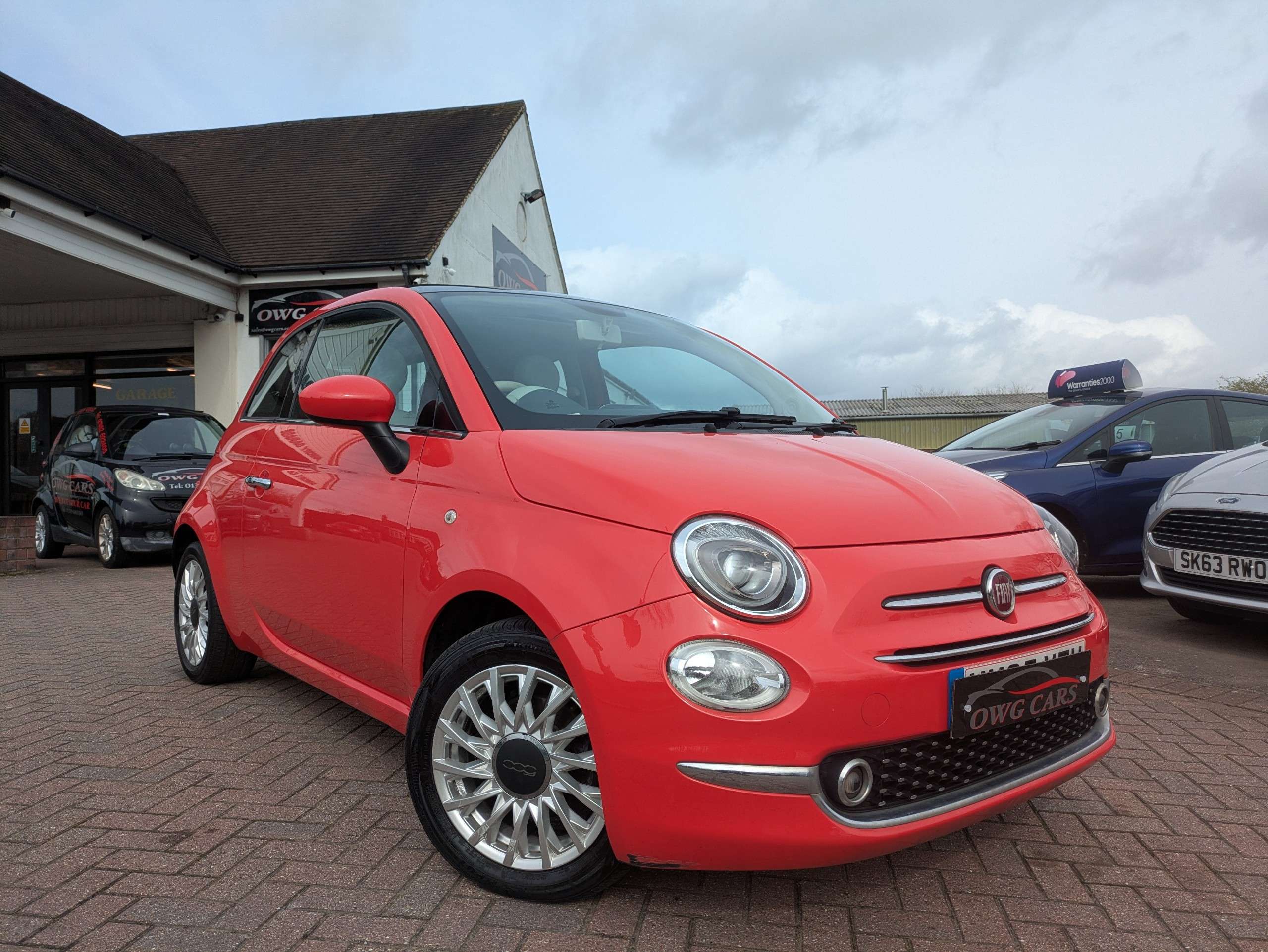 A 2015 FIAT 500 1.2 Lounge Hatchback 3dr Petrol Manual Euro 6 (s/s) (69 bhp) A 2015 FIAT 500 1.2 Lounge Hatchback 3dr Petrol Manual Euro 6 (s/s) (69 bhp)
