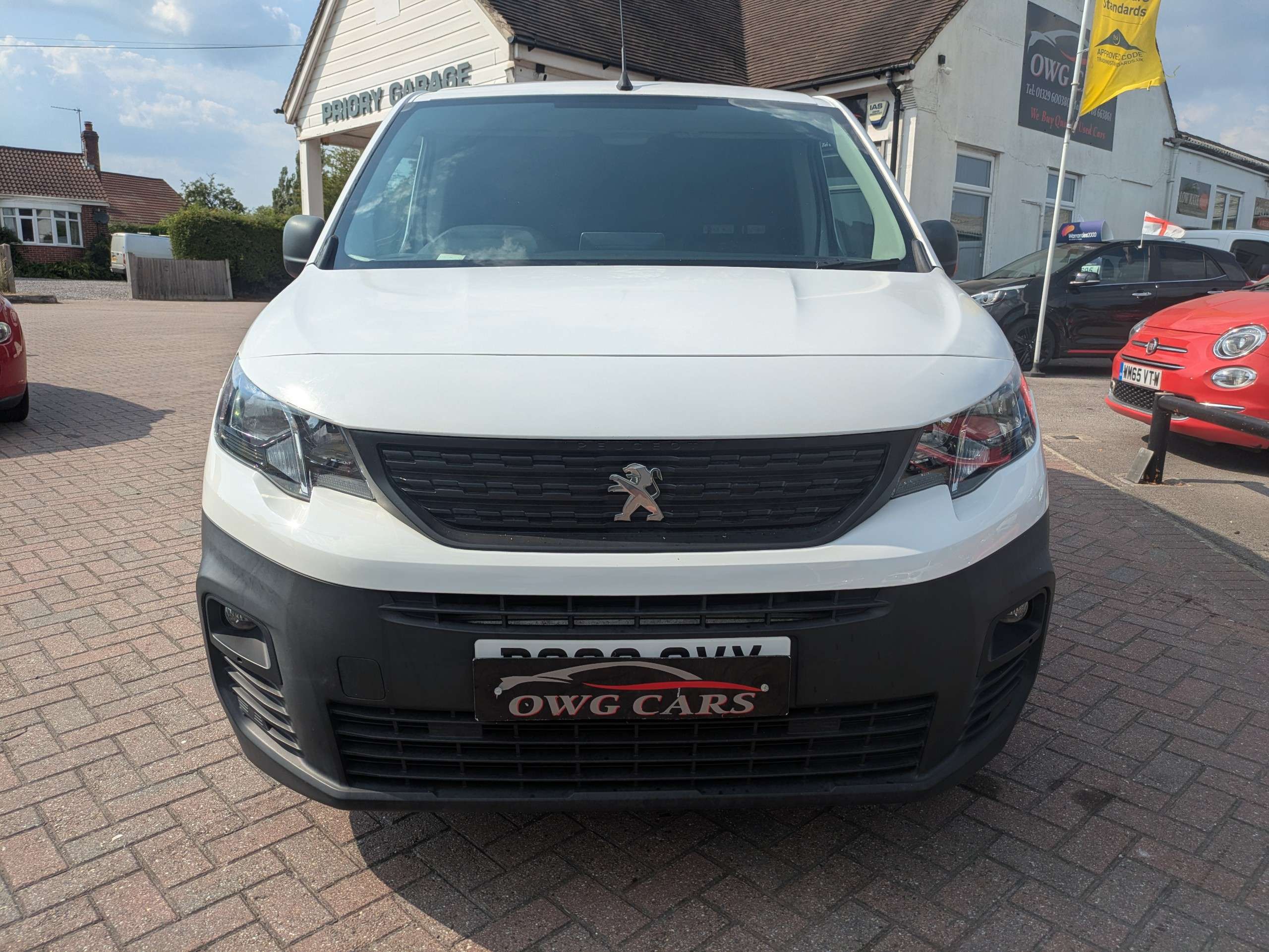 A 2019 PEUGEOT PARTNER 1.6 BlueHDi 650 Professional Standard Panel Van 5dr Diesel Manual SWB Euro 6 (75 bhp) A 2019 PEUGEOT PARTNER 1.6 BlueHDi 650 Professional Standard Panel Van 5dr Diesel Manual SWB Euro 6 (75 bhp)