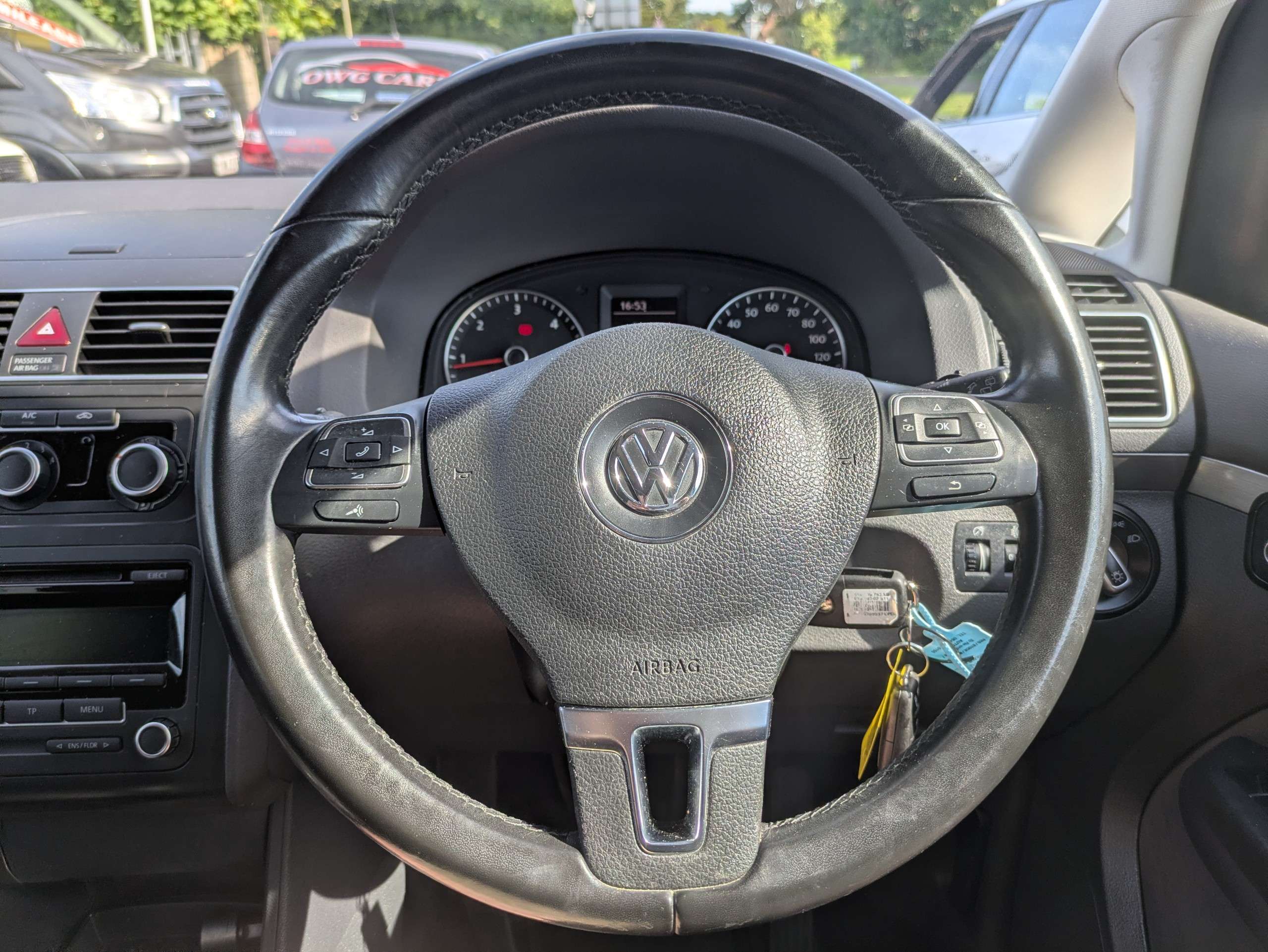 2014 VOLKSWAGEN TOURAN 2014 VOLKSWAGEN TOURAN