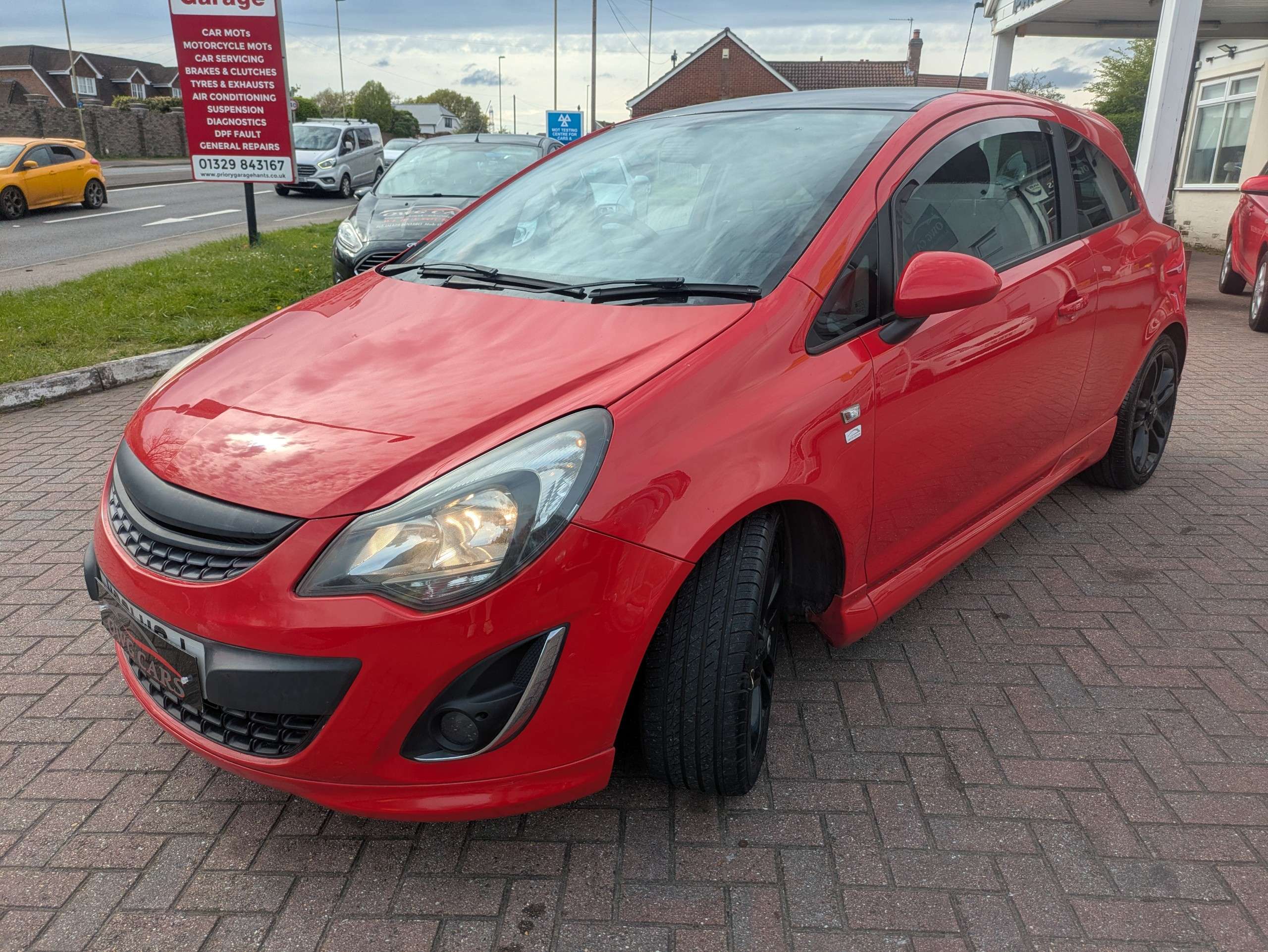 A 2011 VAUXHALL CORSA 1.2i 16v Limited Edition Hatchback 3dr Petrol Manual (a/c) (124 g/km, 84 bhp) A 2011 VAUXHALL CORSA 1.2i 16v Limited Edition Hatchback 3dr Petrol Manual (a/c) (124 g/km, 84 bhp)