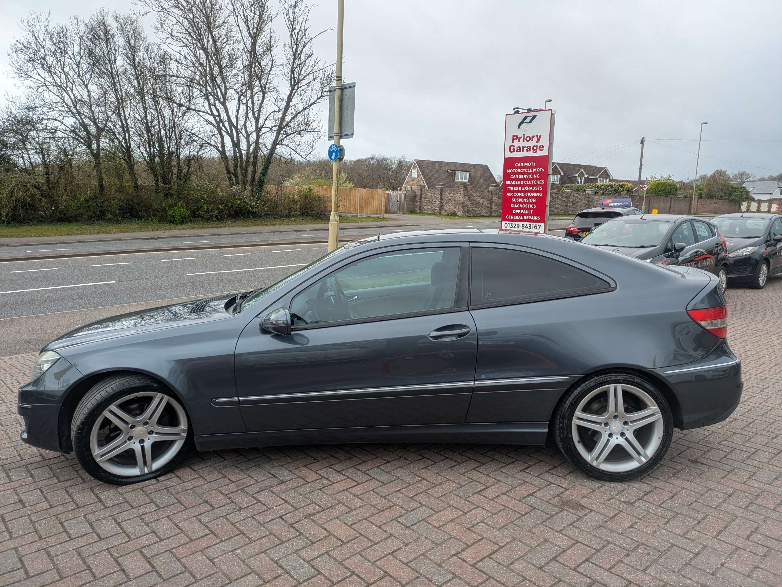 A 2009 MERCEDES-BENZ CLC CLASS 2.1 CLC220 CDI Sport Coupe 3dr Diesel Auto Euro 4 (150 ps) A 2009 MERCEDES-BENZ CLC CLASS 2.1 CLC220 CDI Sport Coupe 3dr Diesel Auto Euro 4 (150 ps)