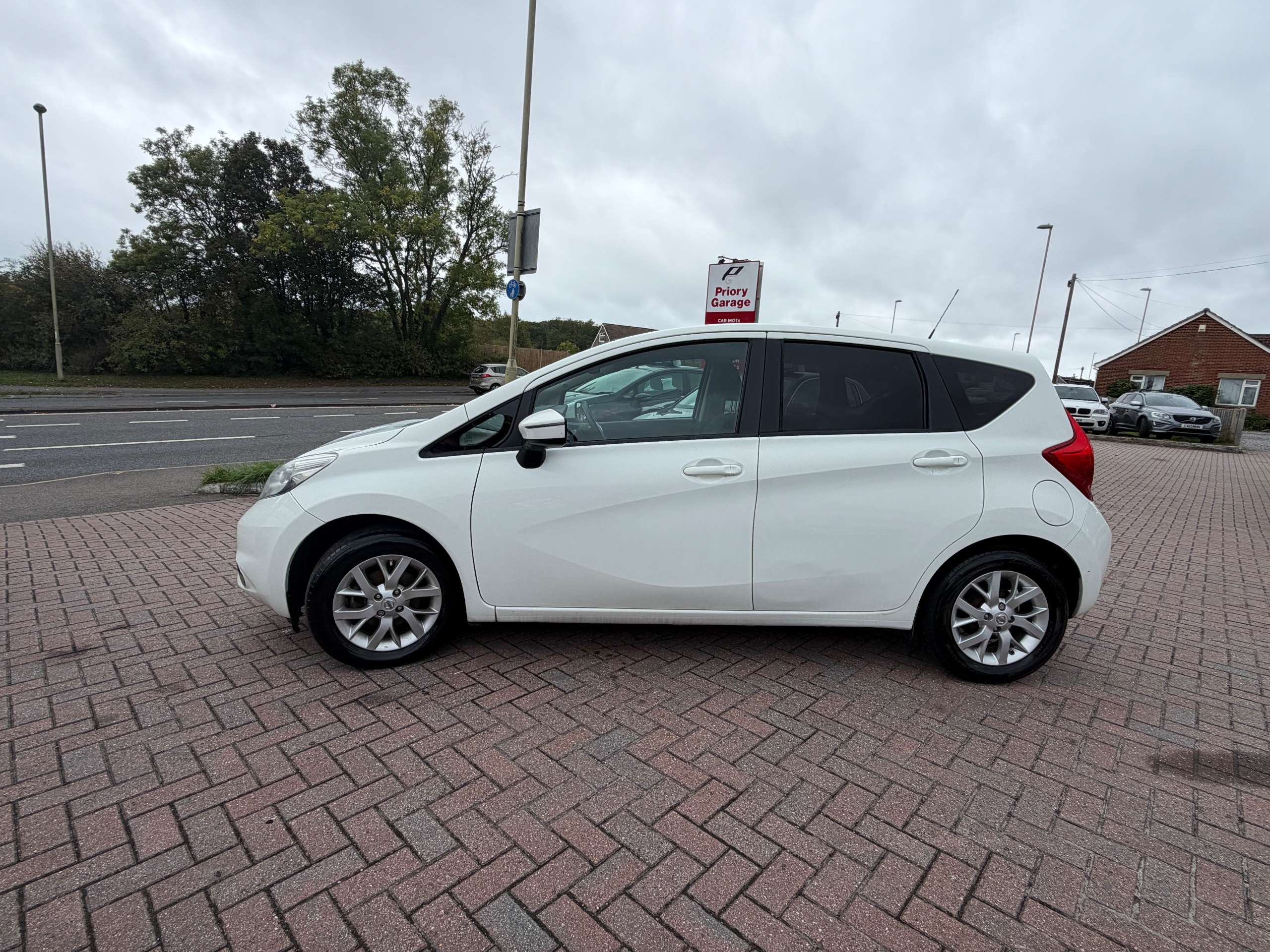 A 2014 NISSAN NOTE 1.5 dCi Acenta Premium Hatchback 5dr Diesel Manual Euro 5 (s/s) (90 ps) A 2014 NISSAN NOTE 1.5 dCi Acenta Premium Hatchback 5dr Diesel Manual Euro 5 (s/s) (90 ps)