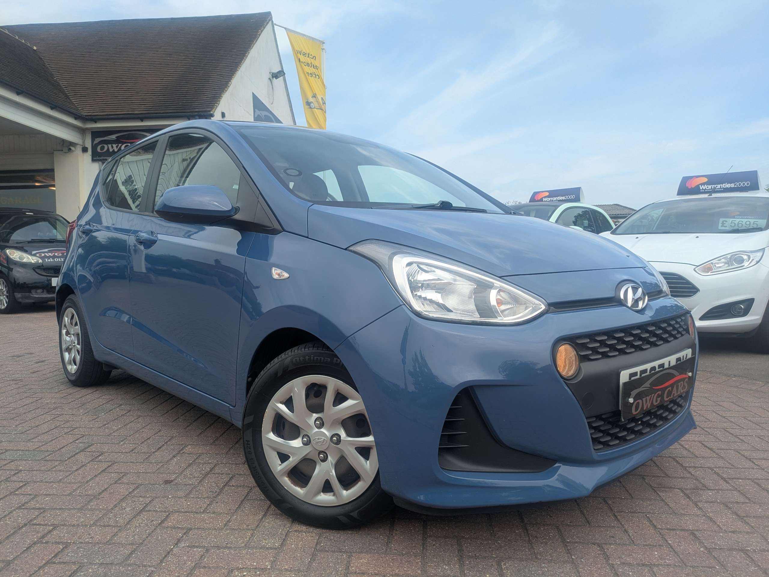 A 2017 HYUNDAI I10 1.2 SE Hatchback 5dr Petrol Manual Euro 6 (87 ps) A 2017 HYUNDAI I10 1.2 SE Hatchback 5dr Petrol Manual Euro 6 (87 ps)