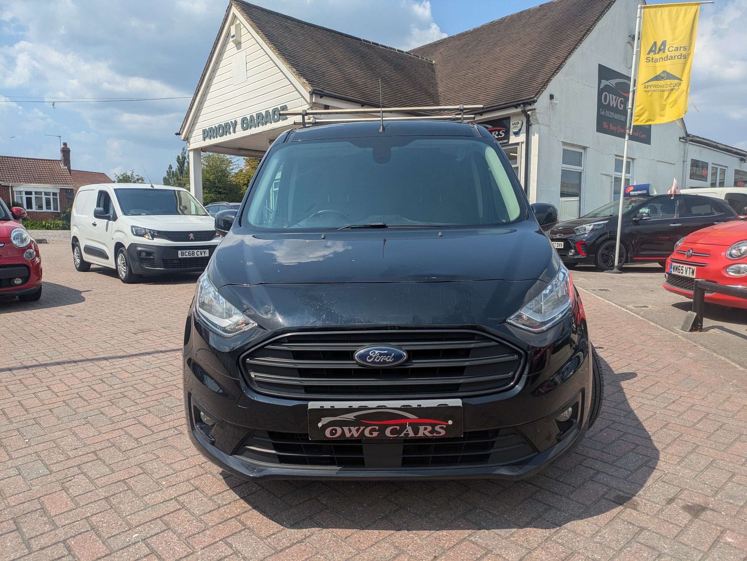 A 2018 FORD TRANSIT CONNECT 1.5 200 EcoBlue Limited Panel Van 5dr Diesel Auto L1 Euro 6 (s/s) (120 ps) A 2018 FORD TRANSIT CONNECT 1.5 200 EcoBlue Limited Panel Van 5dr Diesel Auto L1 Euro 6 (s/s) (120 ps)