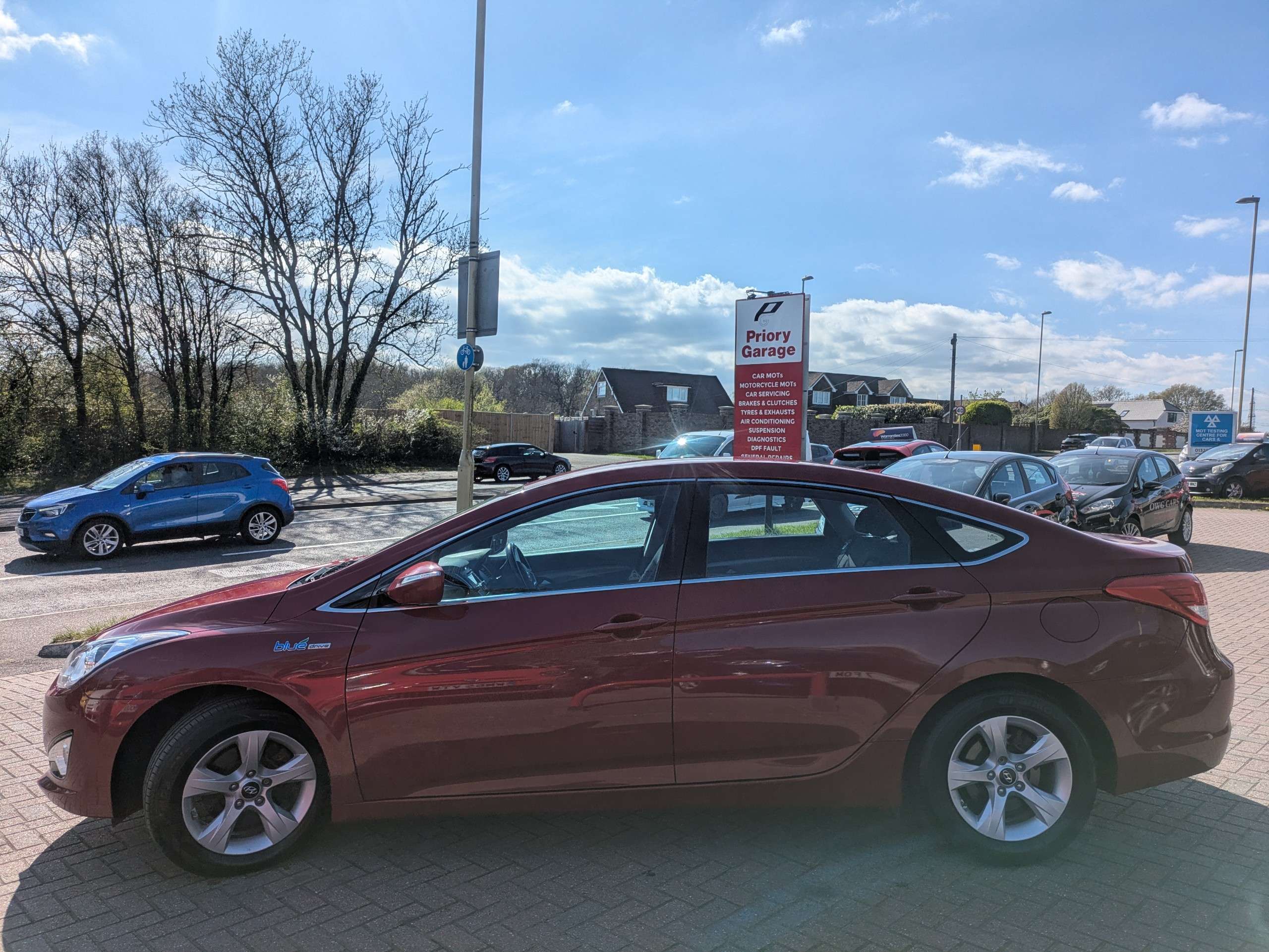 A 2015 HYUNDAI I40 1.7 CRDi Blue Drive Active Saloon 4dr Diesel Manual Euro 5 (s/s) (115 ps) A 2015 HYUNDAI I40 1.7 CRDi Blue Drive Active Saloon 4dr Diesel Manual Euro 5 (s/s) (115 ps)