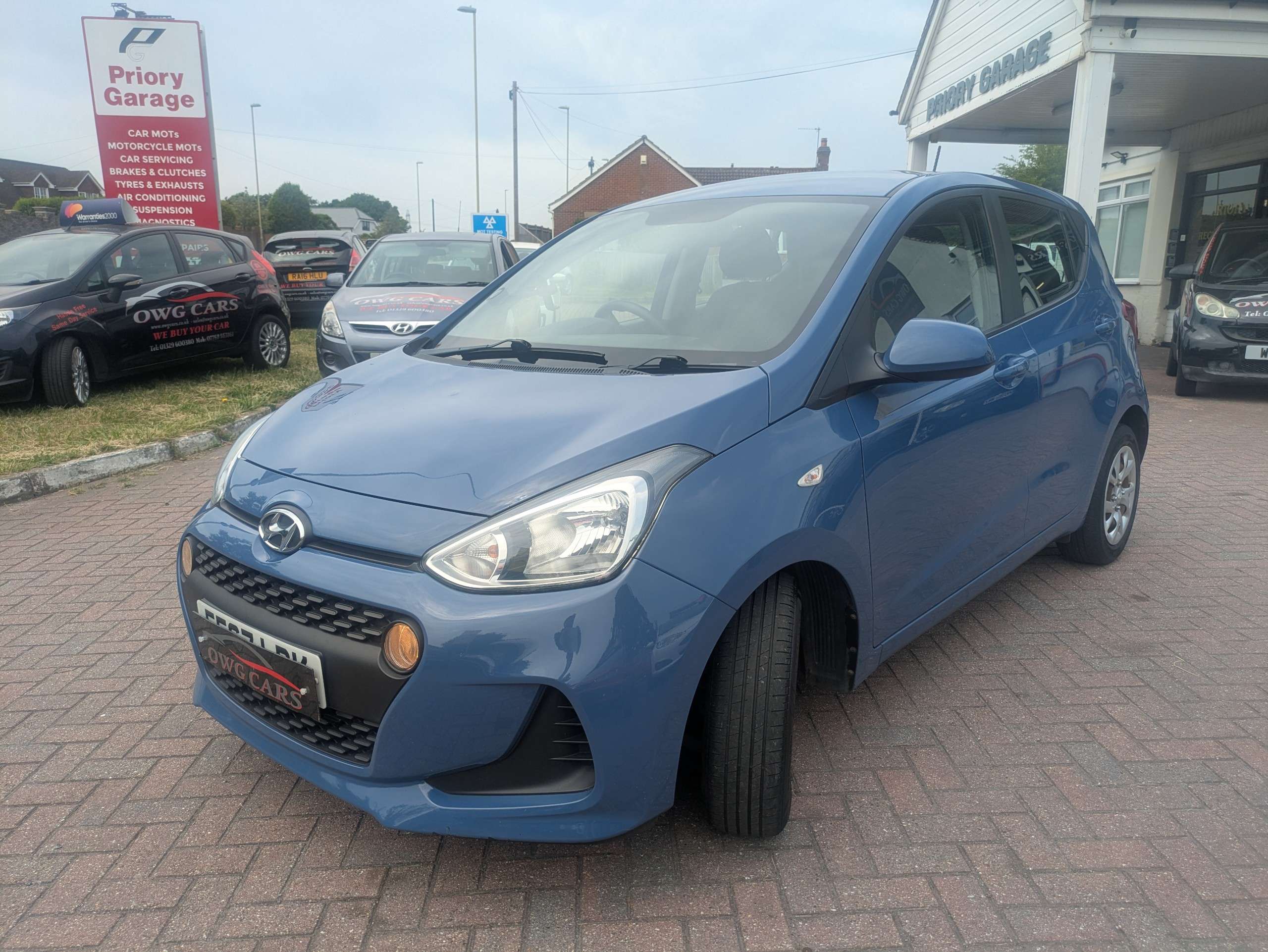 A 2017 HYUNDAI I10 1.2 SE Hatchback 5dr Petrol Manual Euro 6 (87 ps) A 2017 HYUNDAI I10 1.2 SE Hatchback 5dr Petrol Manual Euro 6 (87 ps)