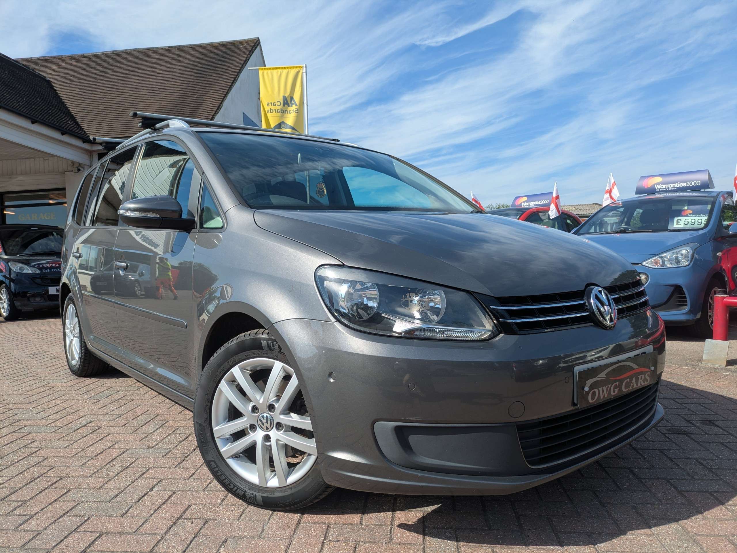A 2014 VOLKSWAGEN TOURAN 1.6 TDI SE MPV 5dr Diesel Manual Euro 5 (105 ps) A 2014 VOLKSWAGEN TOURAN 1.6 TDI SE MPV 5dr Diesel Manual Euro 5 (105 ps)