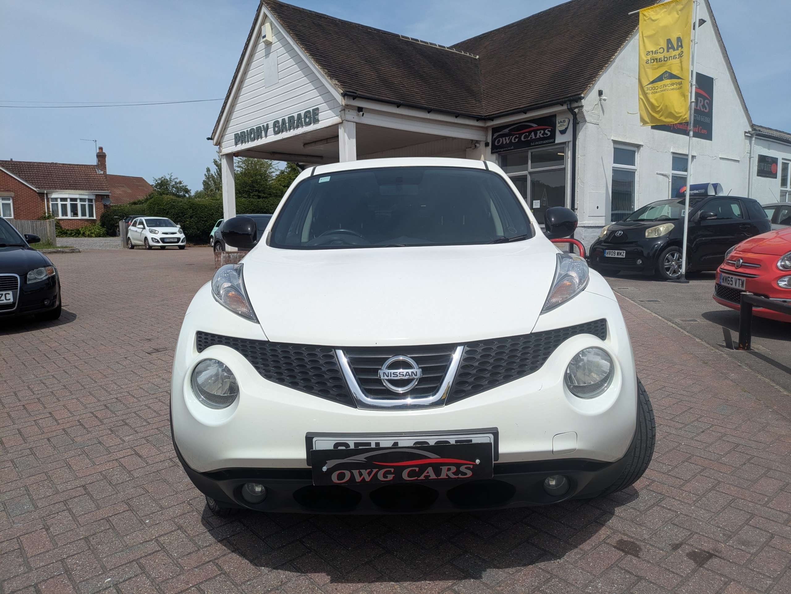A 2014 NISSAN JUKE 1.5 dCi 8v n-tec SUV 5dr Diesel Manual Euro 5 (s/s) (110 ps) A 2014 NISSAN JUKE 1.5 dCi 8v n-tec SUV 5dr Diesel Manual Euro 5 (s/s) (110 ps)