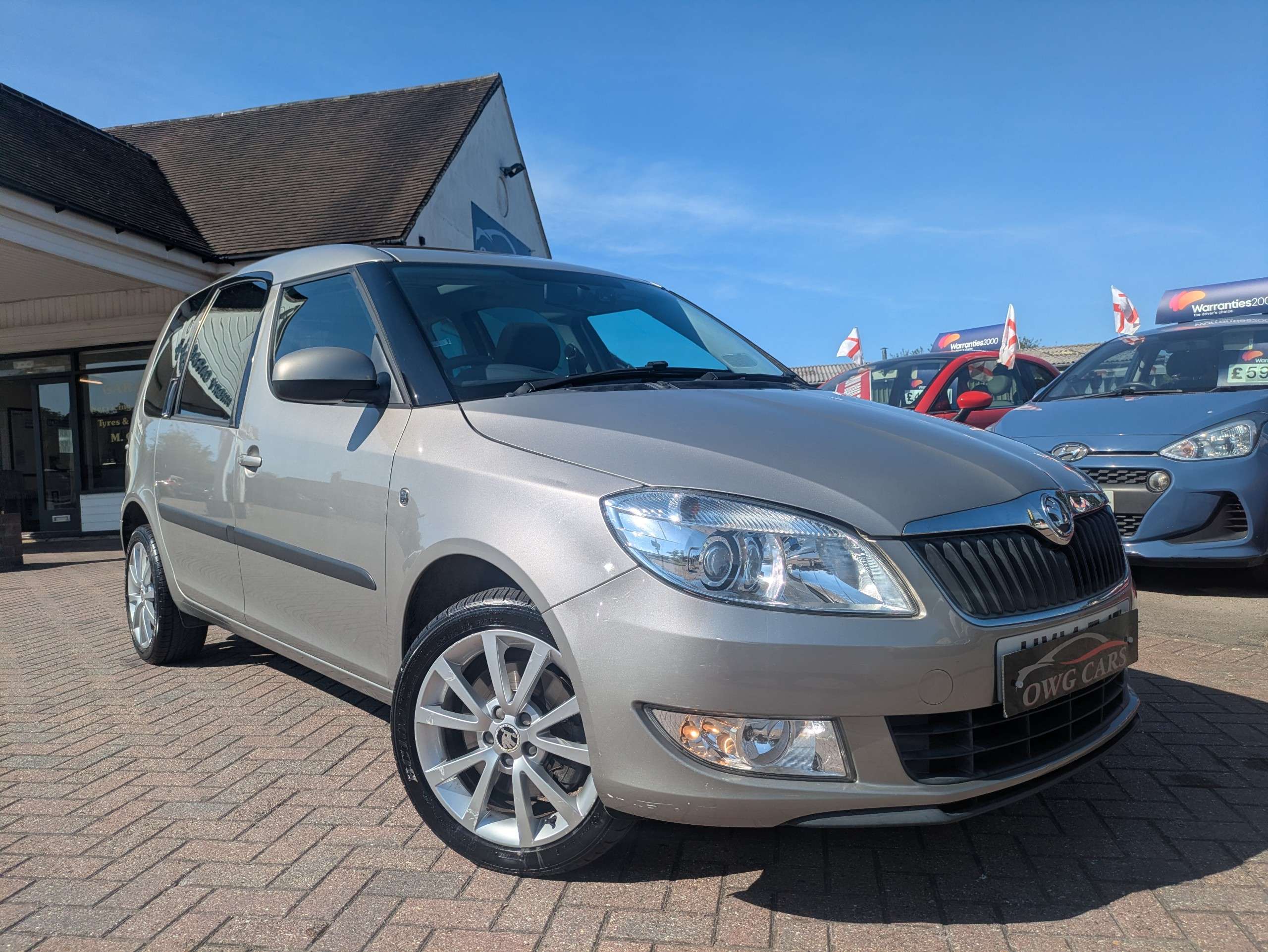 A 2014 SKODA ROOMSTER 1.2 TSI SE MPV 5dr Petrol DSG Euro 5 (105 ps) A 2014 SKODA ROOMSTER 1.2 TSI SE MPV 5dr Petrol DSG Euro 5 (105 ps)