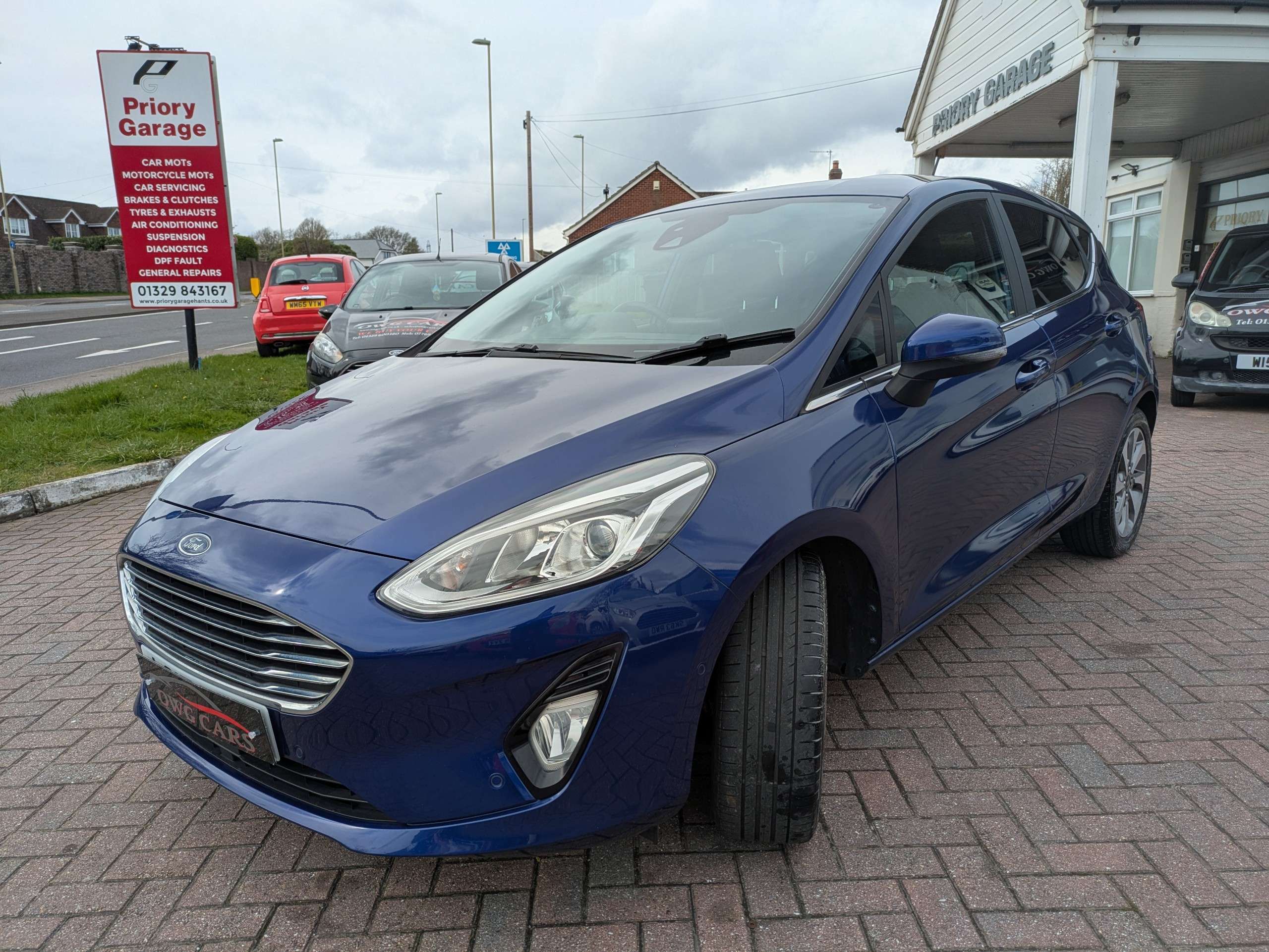 A 2017 FORD FIESTA 1.0T EcoBoost Titanium Hatchback 5dr Petrol Manual Euro 6 (s/s) (125 ps) A 2017 FORD FIESTA 1.0T EcoBoost Titanium Hatchback 5dr Petrol Manual Euro 6 (s/s) (125 ps)