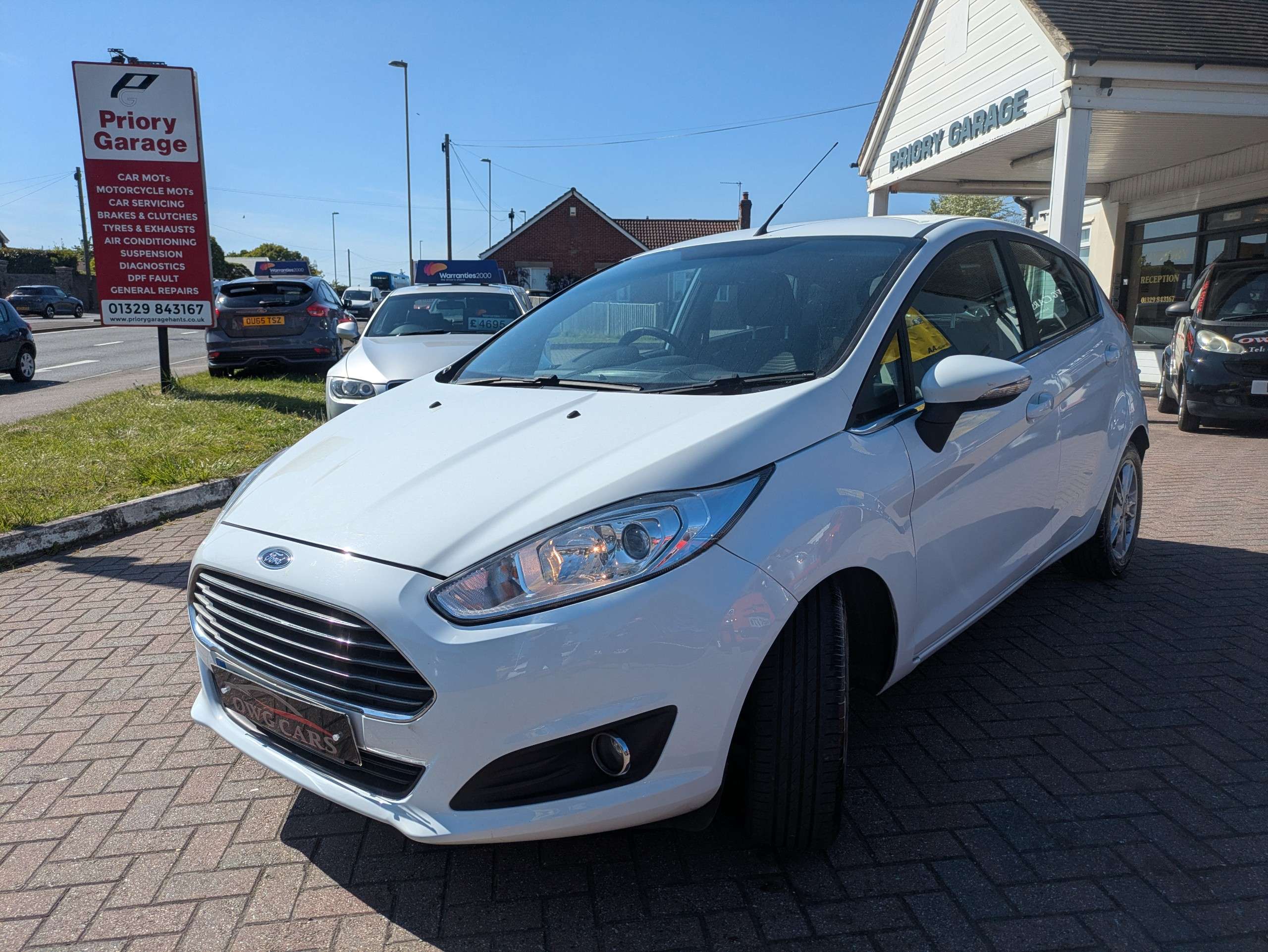 A 2014 FORD FIESTA 1.0T EcoBoost Zetec Hatchback 5dr Petrol Powershift Euro 5 (100 ps) A 2014 FORD FIESTA 1.0T EcoBoost Zetec Hatchback 5dr Petrol Powershift Euro 5 (100 ps)