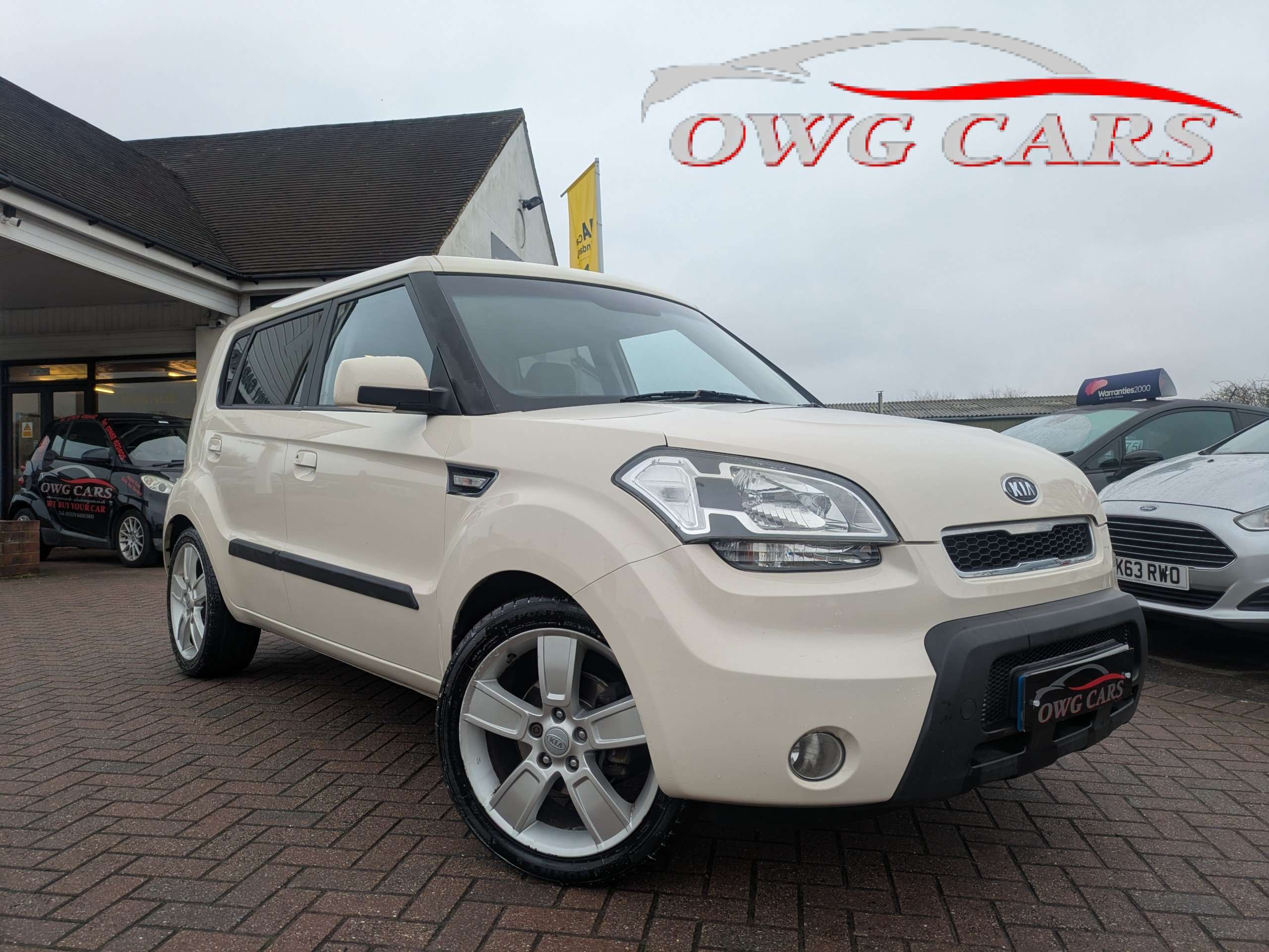 A 2011 KIA SOUL 1.6 Shaker SUV 5dr Petrol Manual Euro 4 (124 bhp) A 2011 KIA SOUL 1.6 Shaker SUV 5dr Petrol Manual Euro 4 (124 bhp)